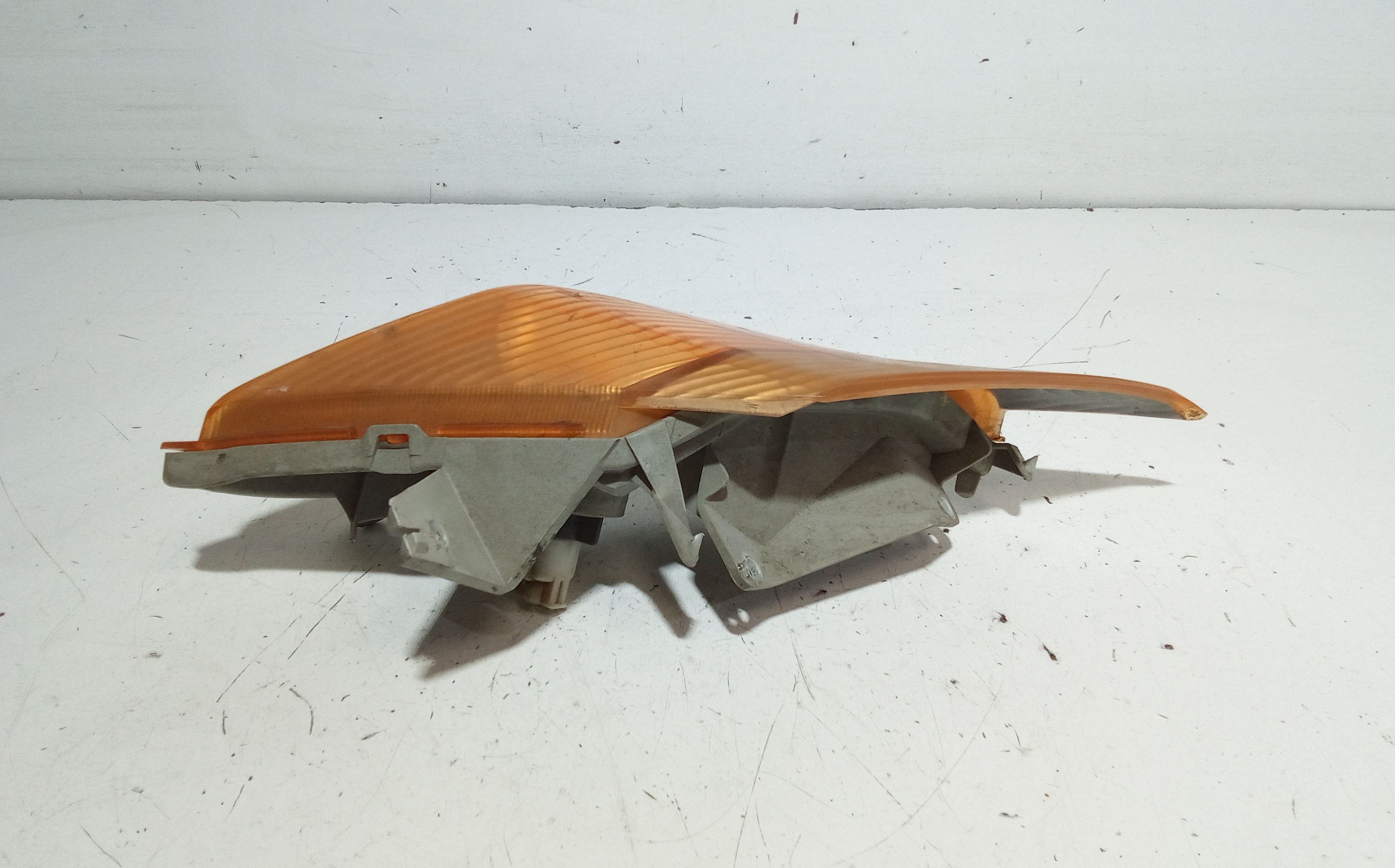 Freccia ant SX SUZUKI Burgman 250cc (AN250) (99-)