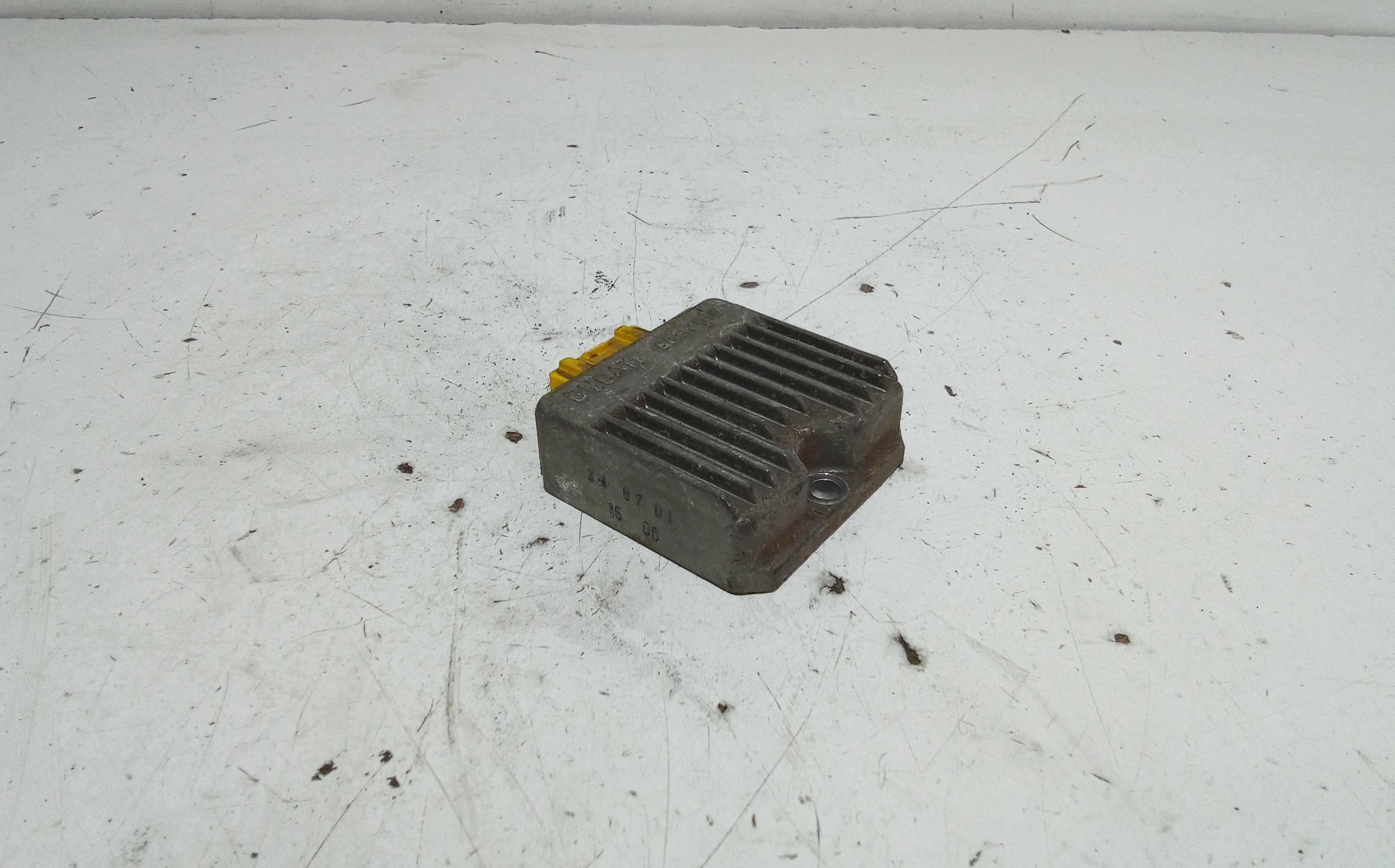 Regolatore di tensione PIAGGIO Liberty 50cc  (97>06)