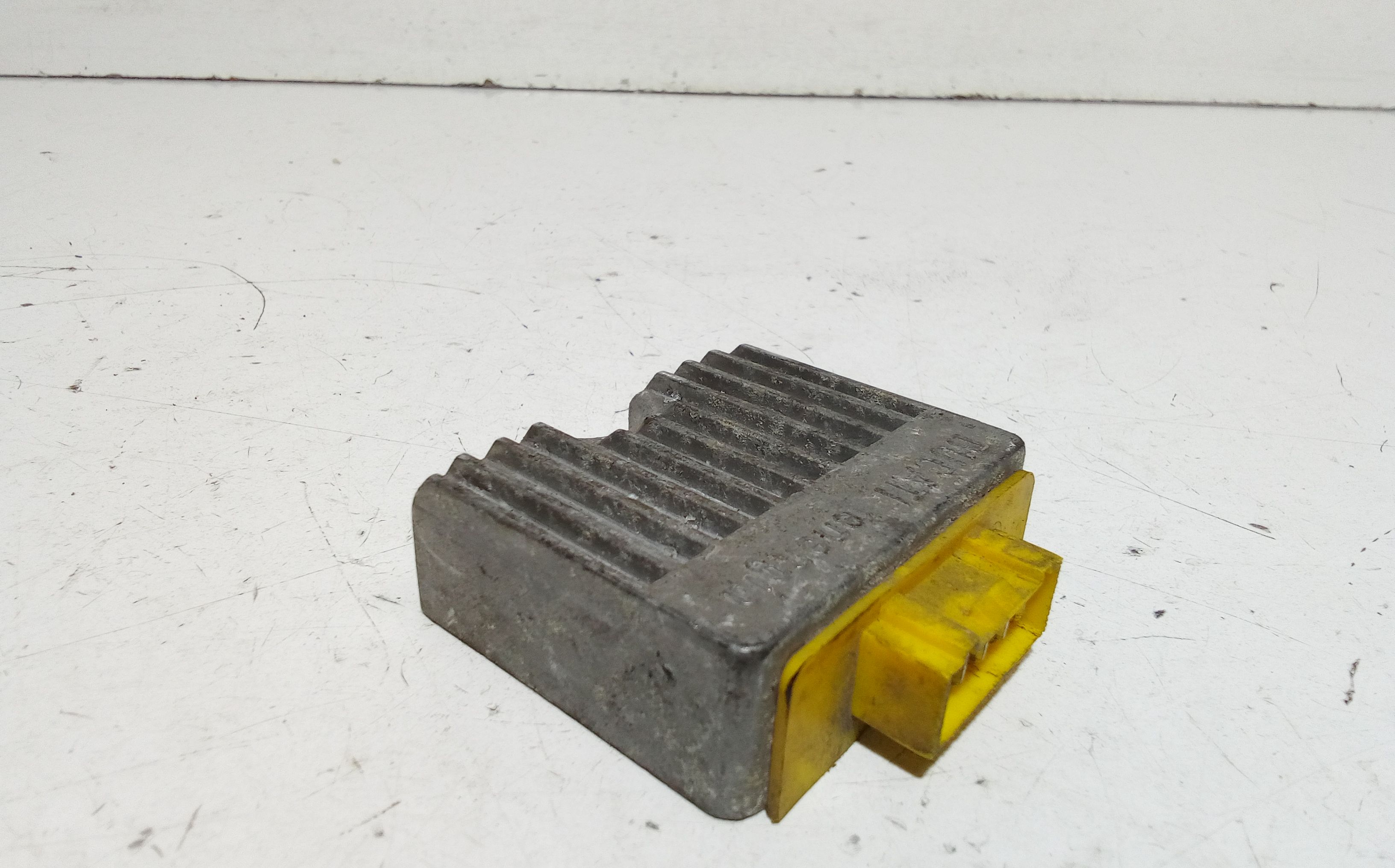 Regolatore di tensione PIAGGIO Liberty 50cc  (97>06)