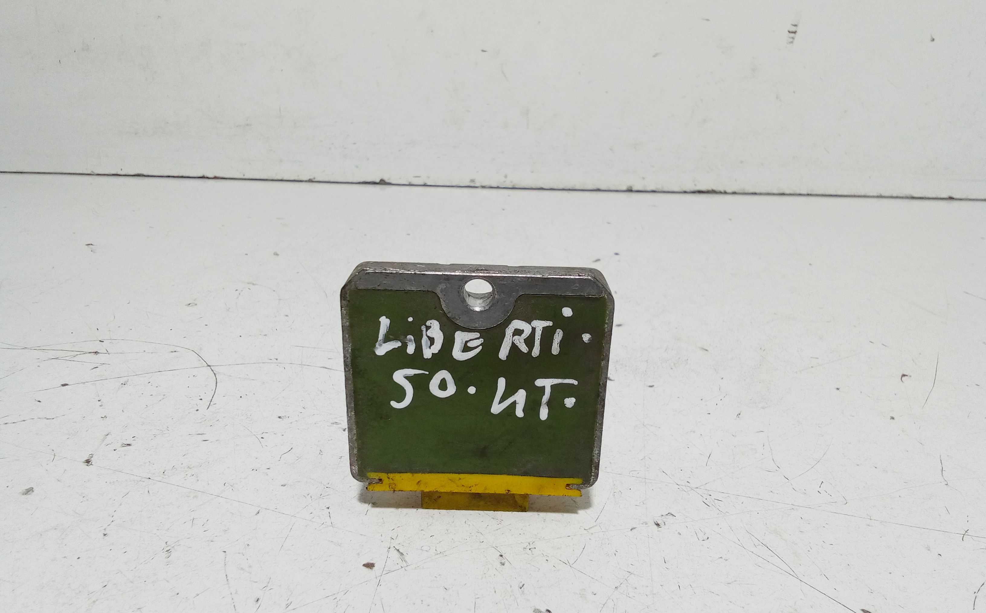 Regolatore di tensione PIAGGIO Liberty 50cc  (97>06)