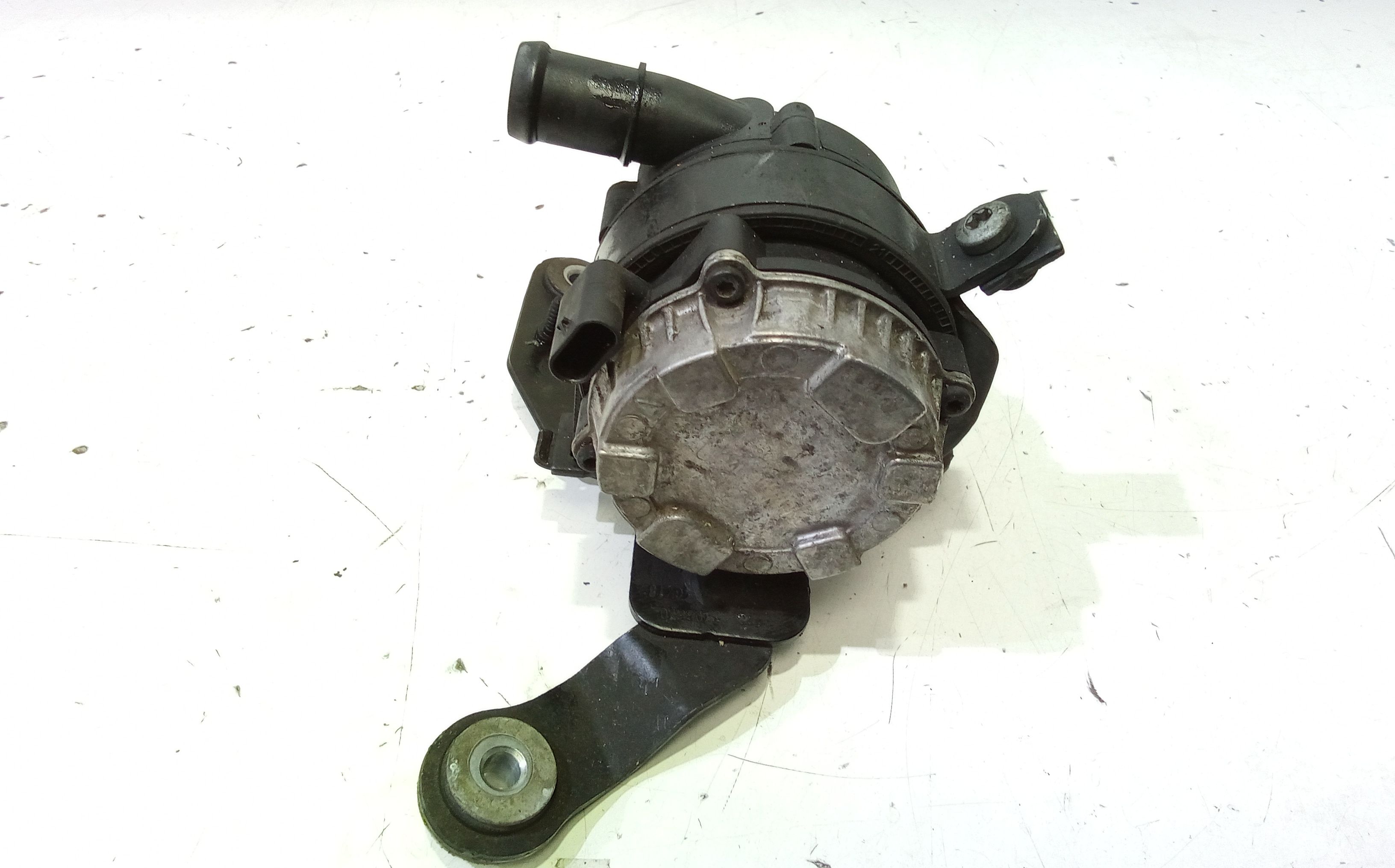 Pompa acqua ausiliaria VOLKSWAGEN Crafter Serie (17>)