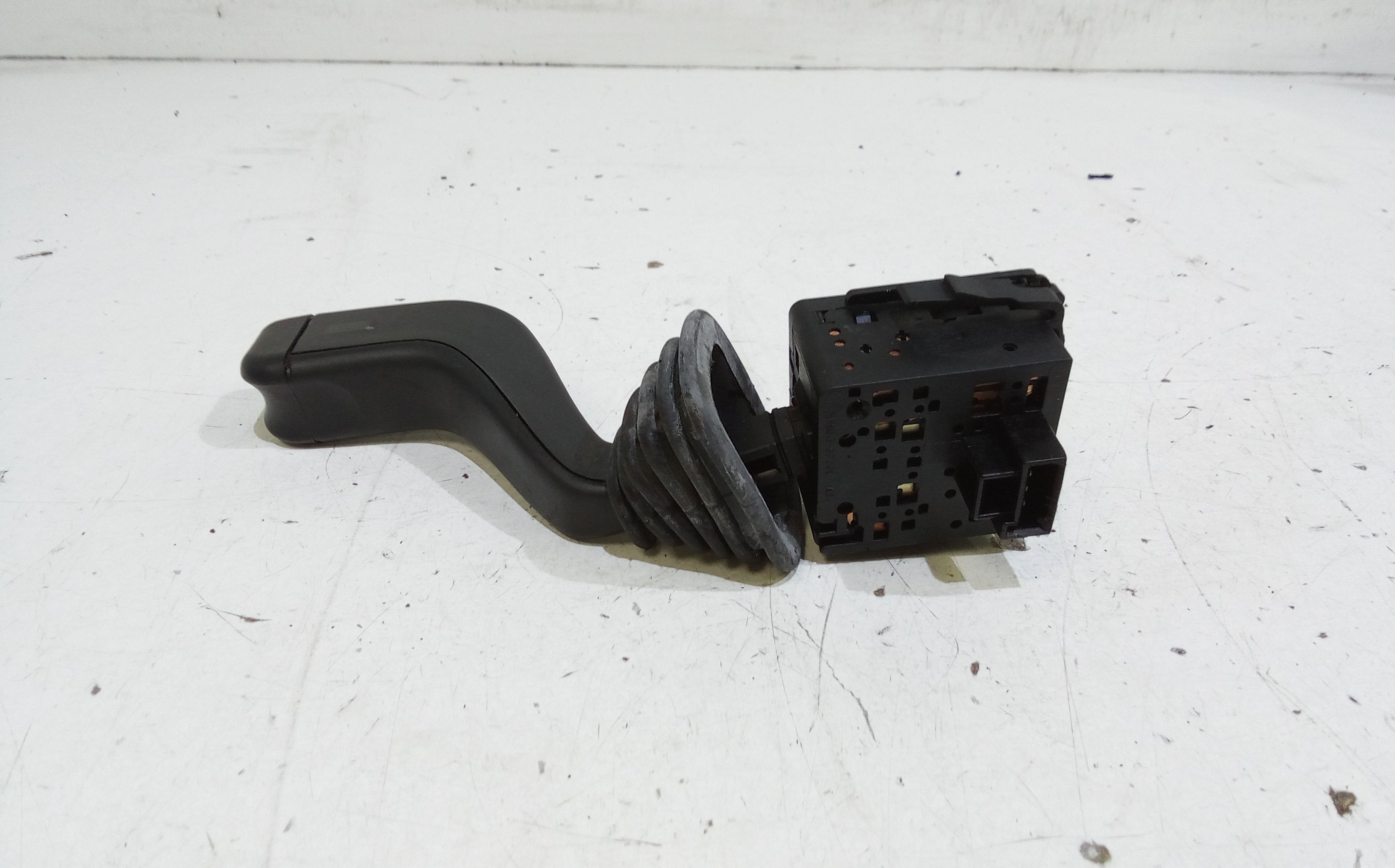 Devioluci sinistro OPEL Corsa C 3P 1 Serie