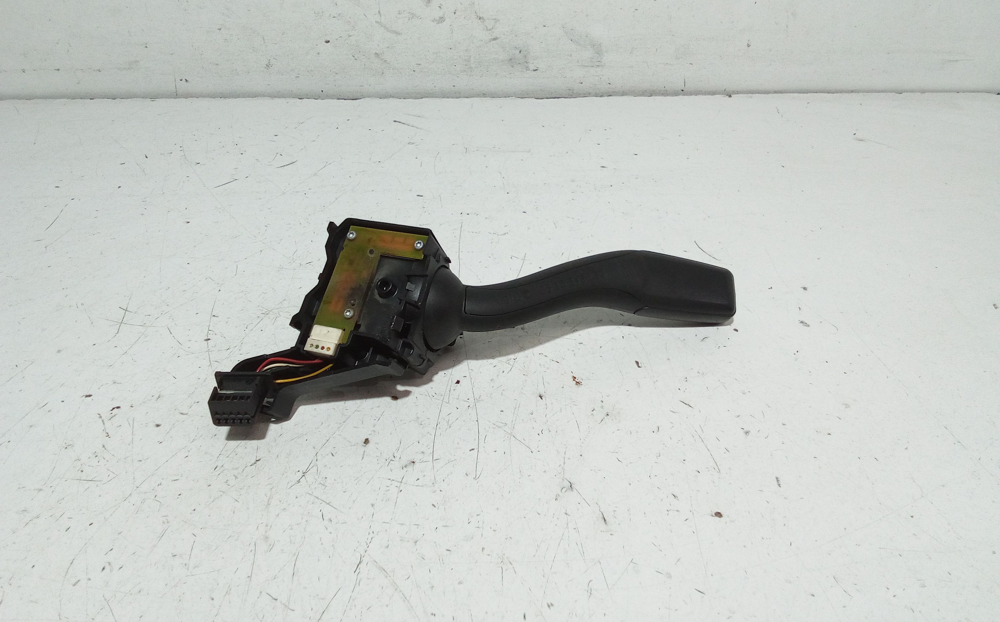 Devioluci sinistro AUDI A3 Serie (8P1) (05>08)