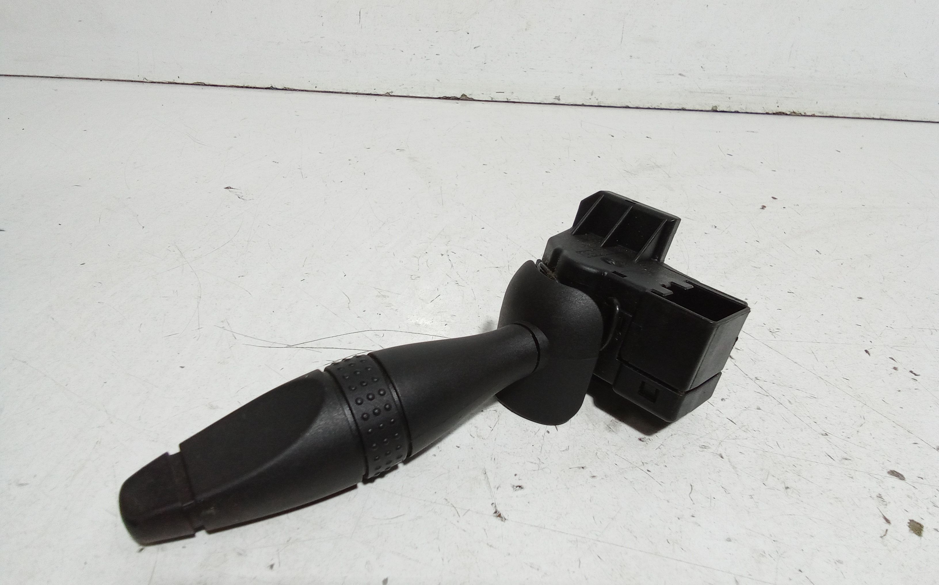 Devioluci destro FORD Fiesta 5 Serie