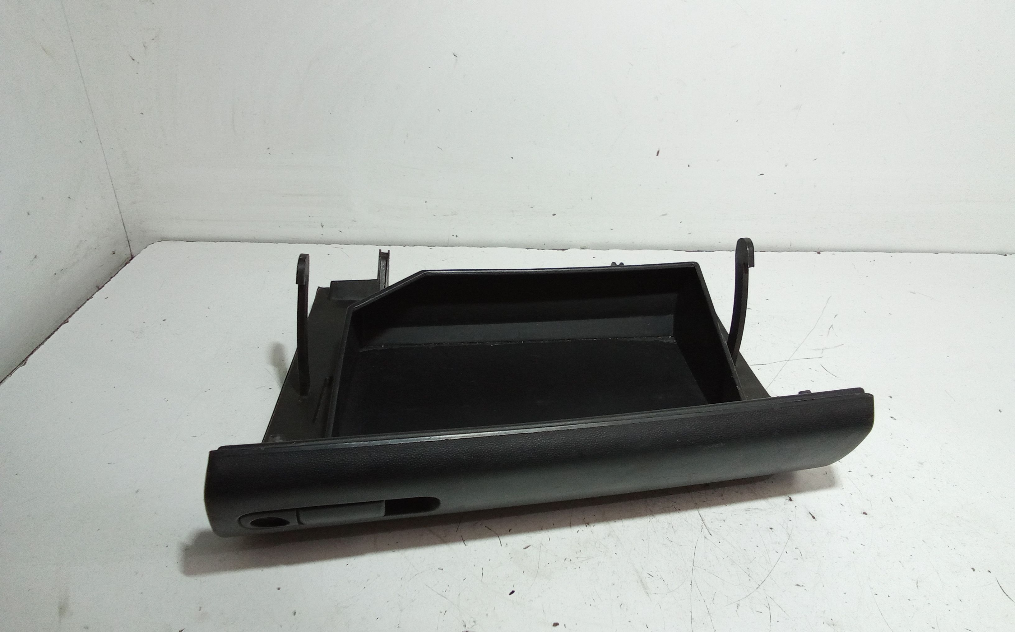 Sportellino porta oggetti solo sportellino MAZDA 3 Berlina Serie (03>09)