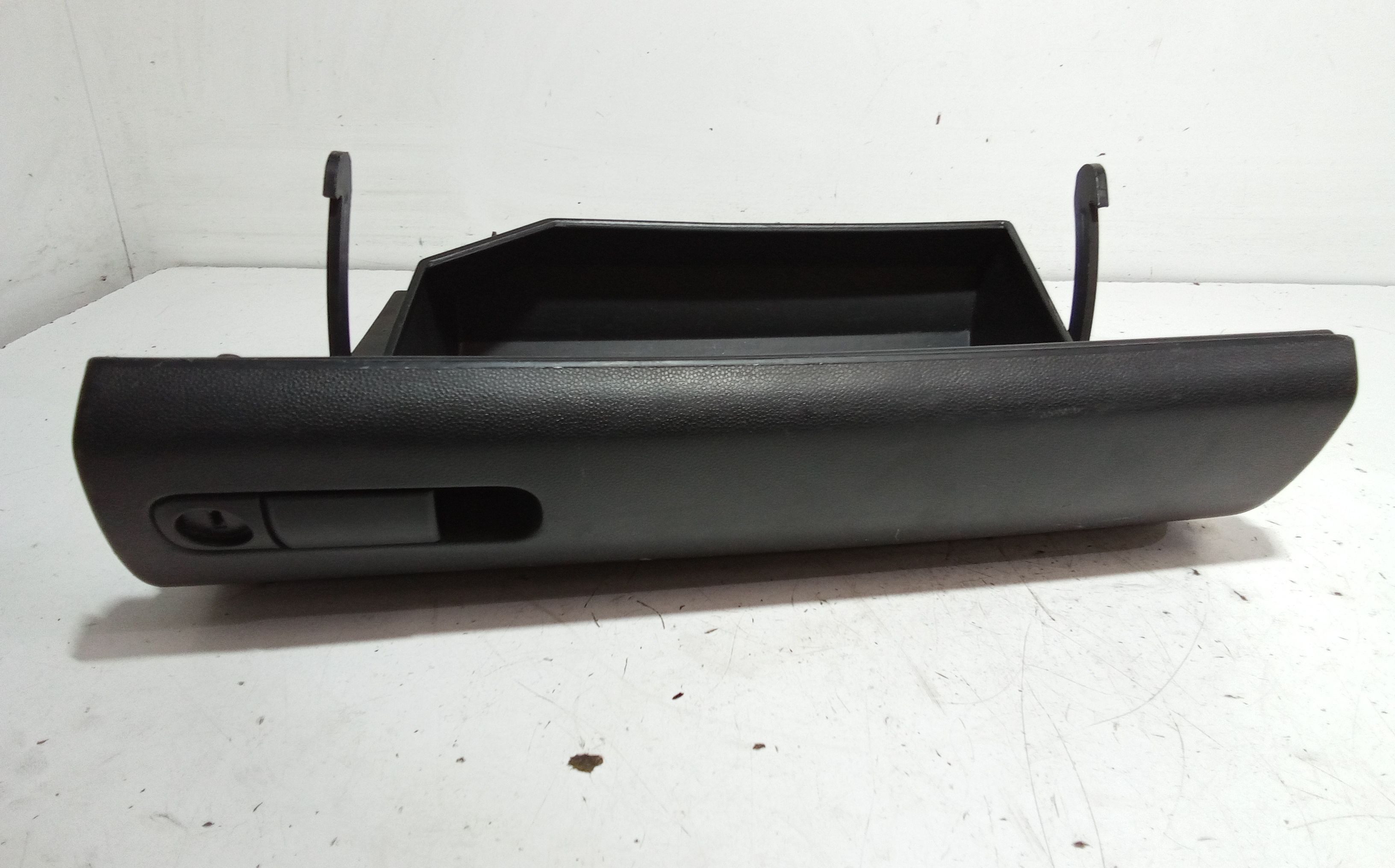 Sportellino porta oggetti solo sportellino MAZDA 3 Berlina Serie (03>09)