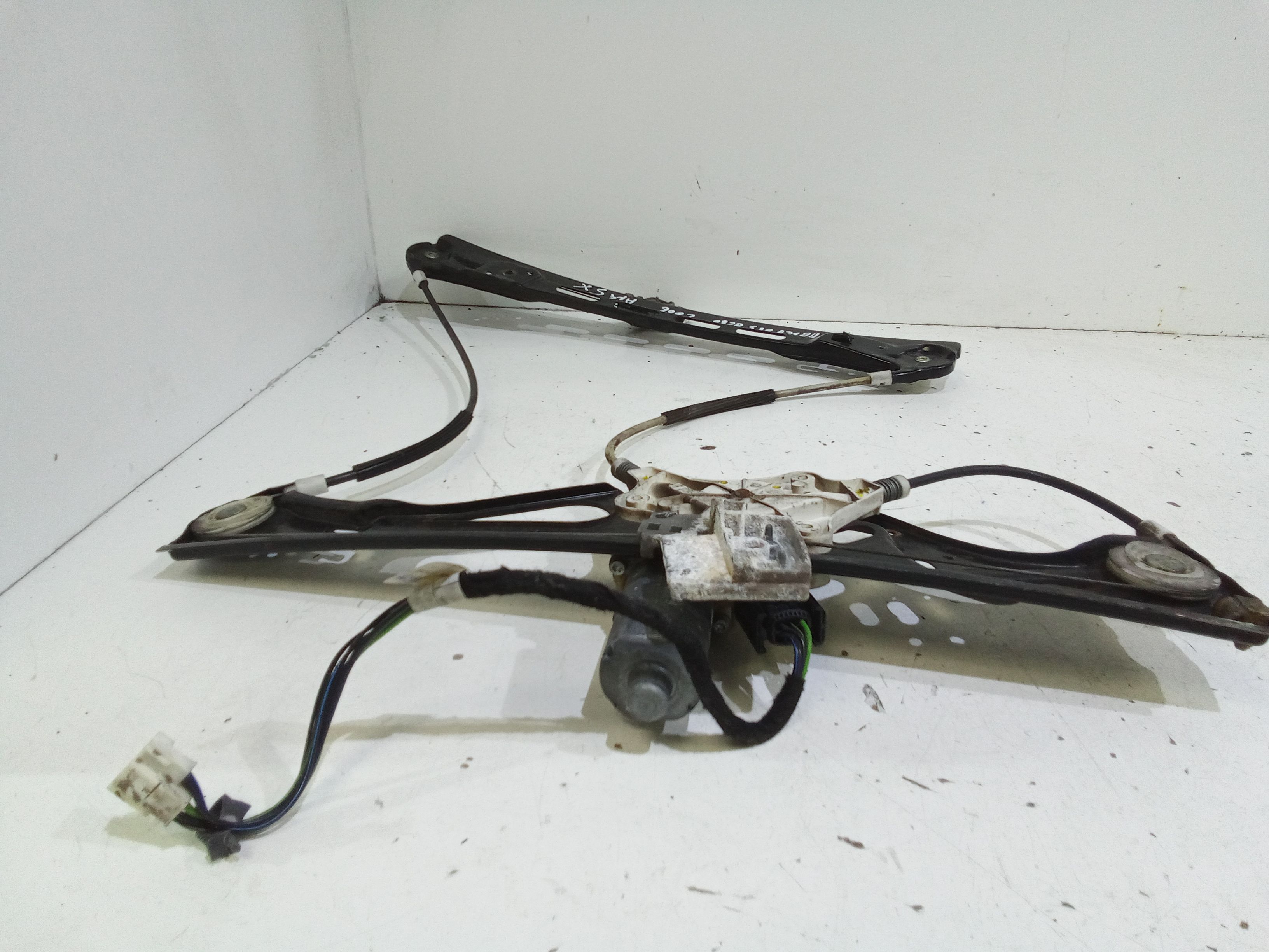 Cremagliera anteriore sinistra Guida MERCEDES Classe E Berlina W211 (02>07)