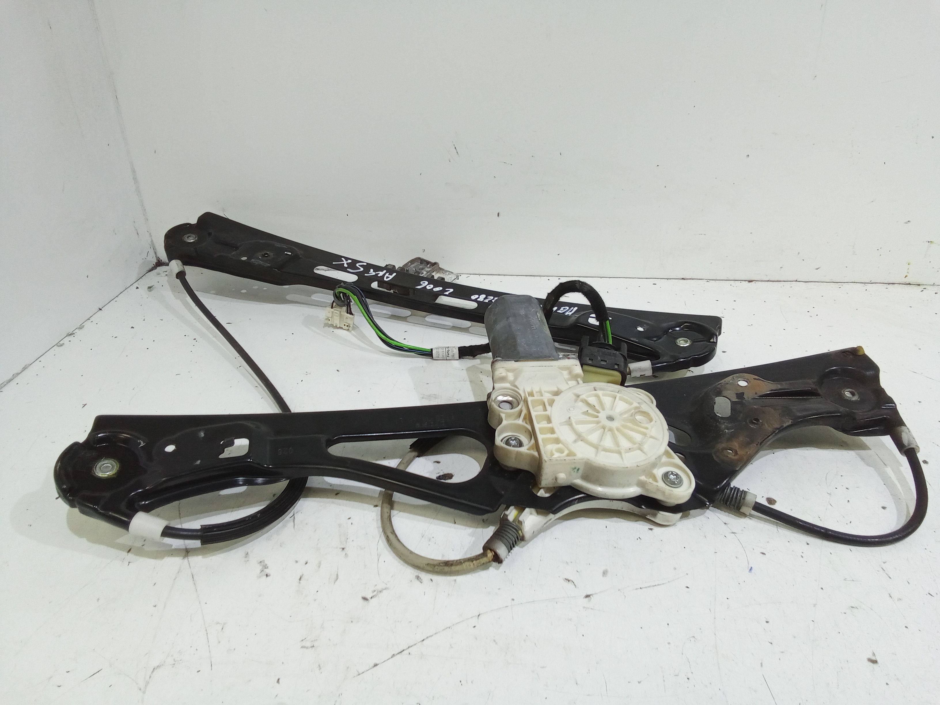 Cremagliera anteriore sinistra Guida MERCEDES Classe E Berlina W211 (02>07)