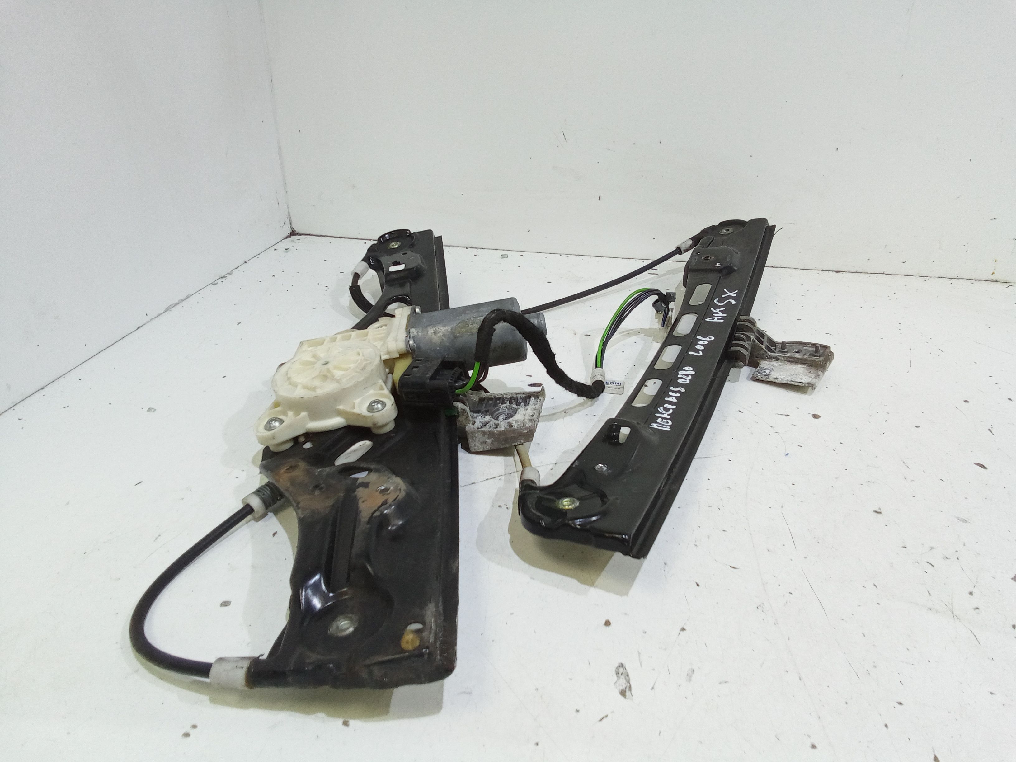 Cremagliera anteriore sinistra Guida MERCEDES Classe E Berlina W211 (02>07)