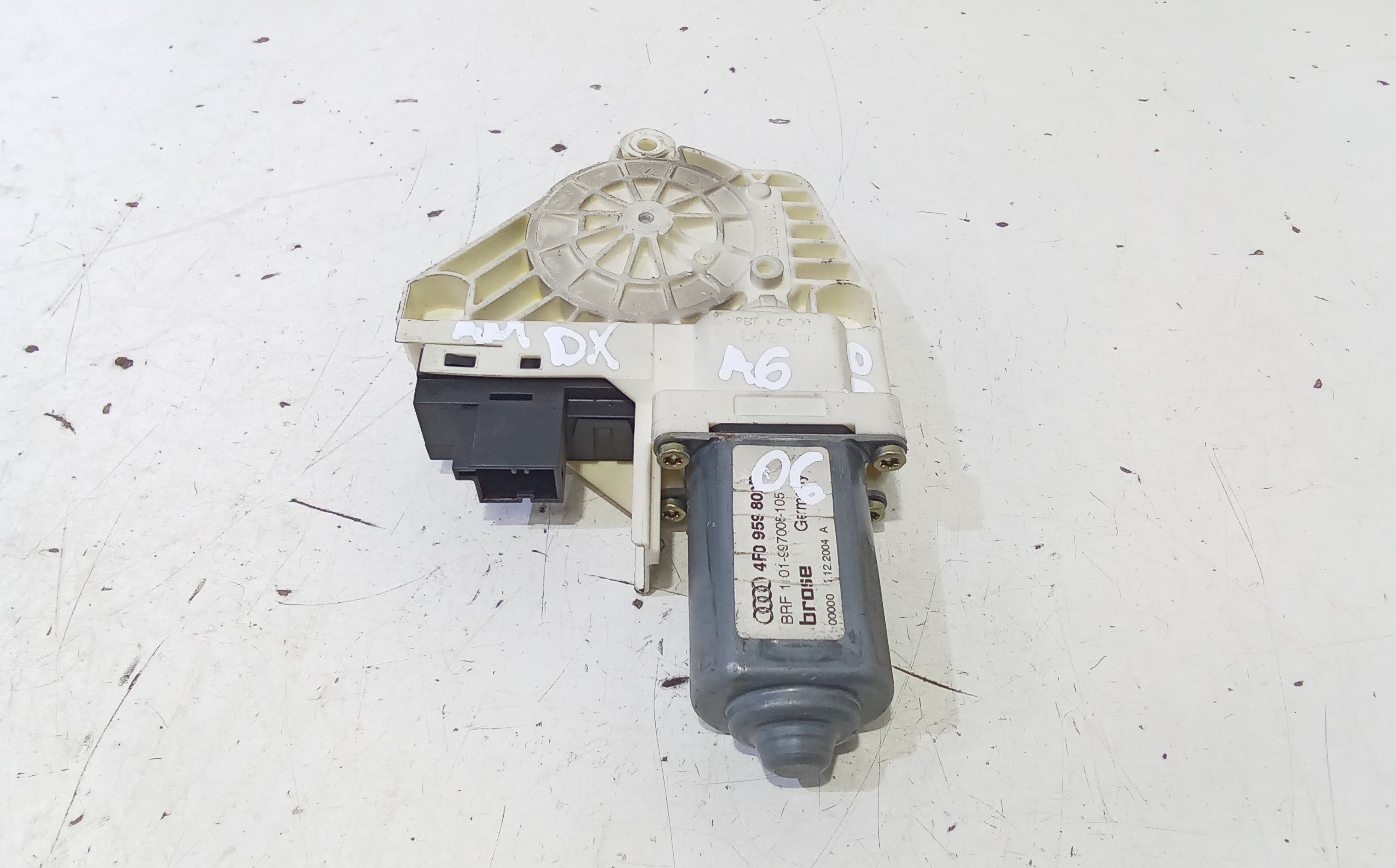 Motorino Alzavetro anteriore destra AUDI A6 Avant Serie C6 (4F5) (04>12)