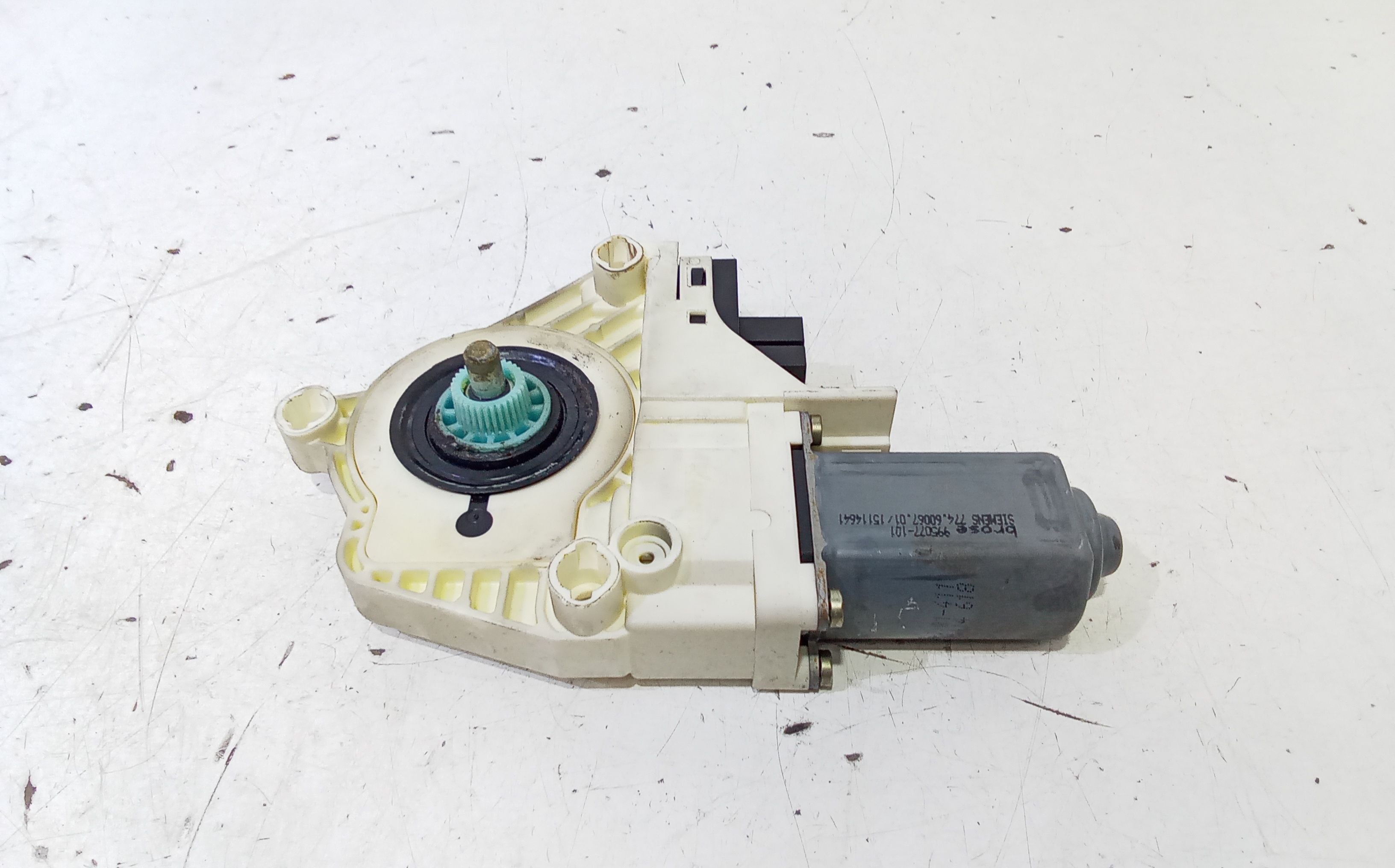 Motorino Alzavetro anteriore destra AUDI A6 Avant Serie C6 (4F5) (04>12)