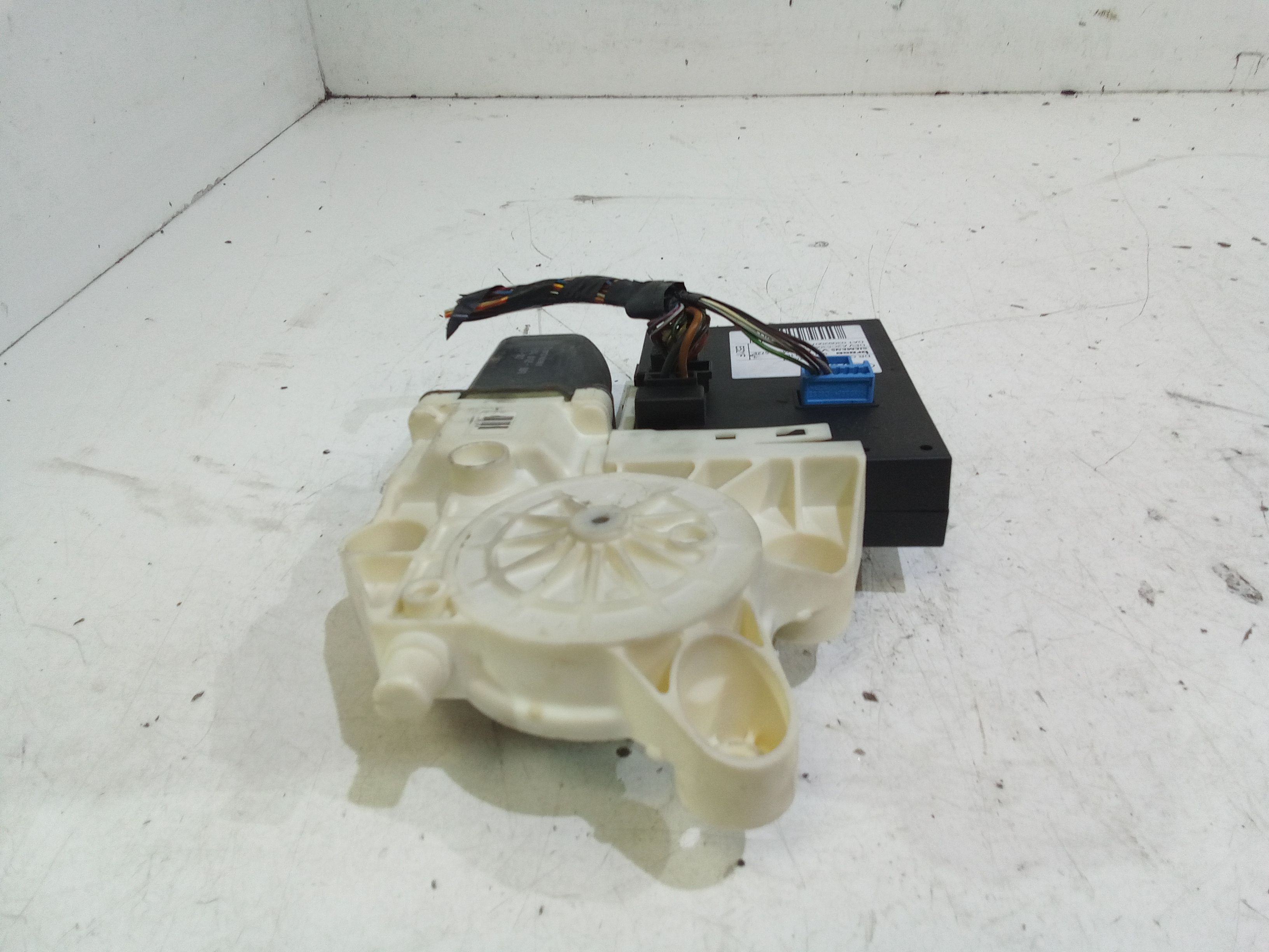 Motorino Alzavetro anteriore destra FORD Focus S. Wagon 3 Serie