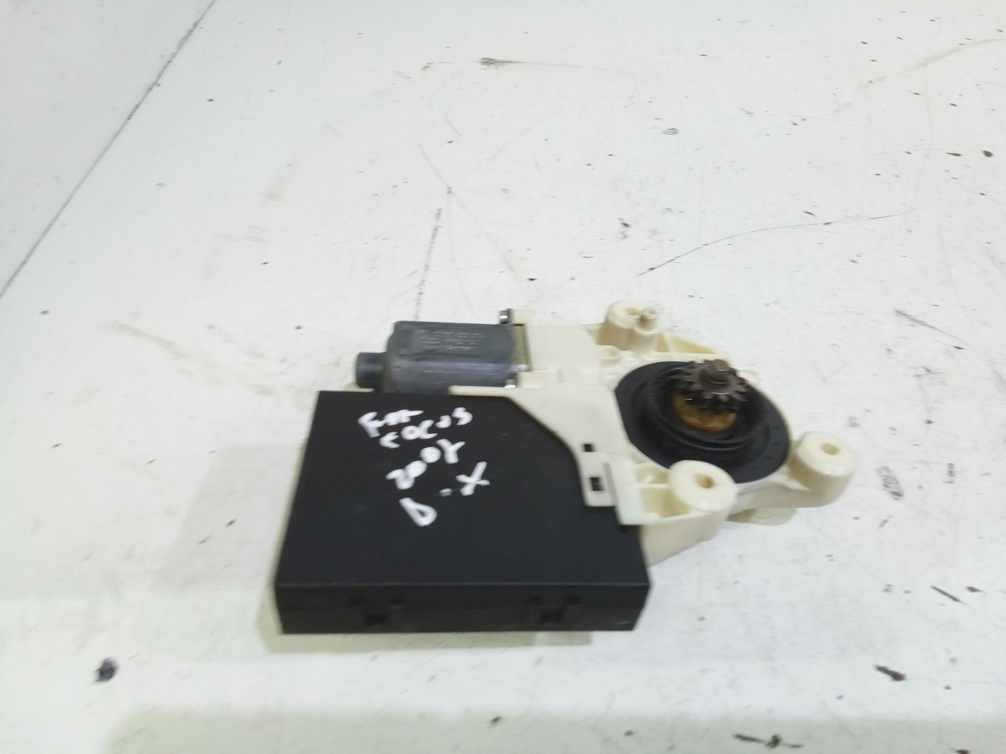 Motorino Alzavetro anteriore destra FORD Focus S. Wagon 3 Serie