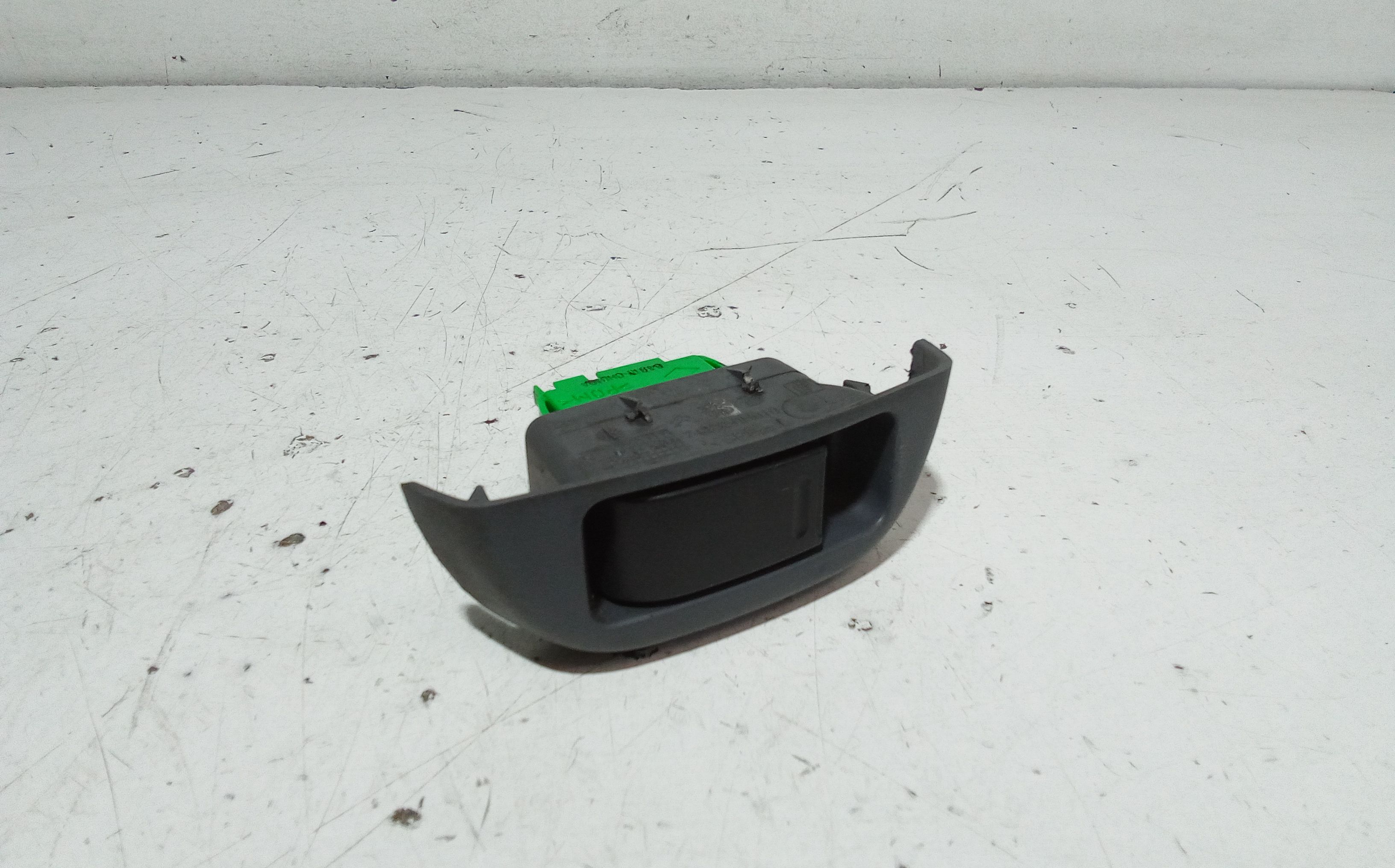 Pulsantiera anteriore sinistra Guida PEUGEOT 107 1 Serie