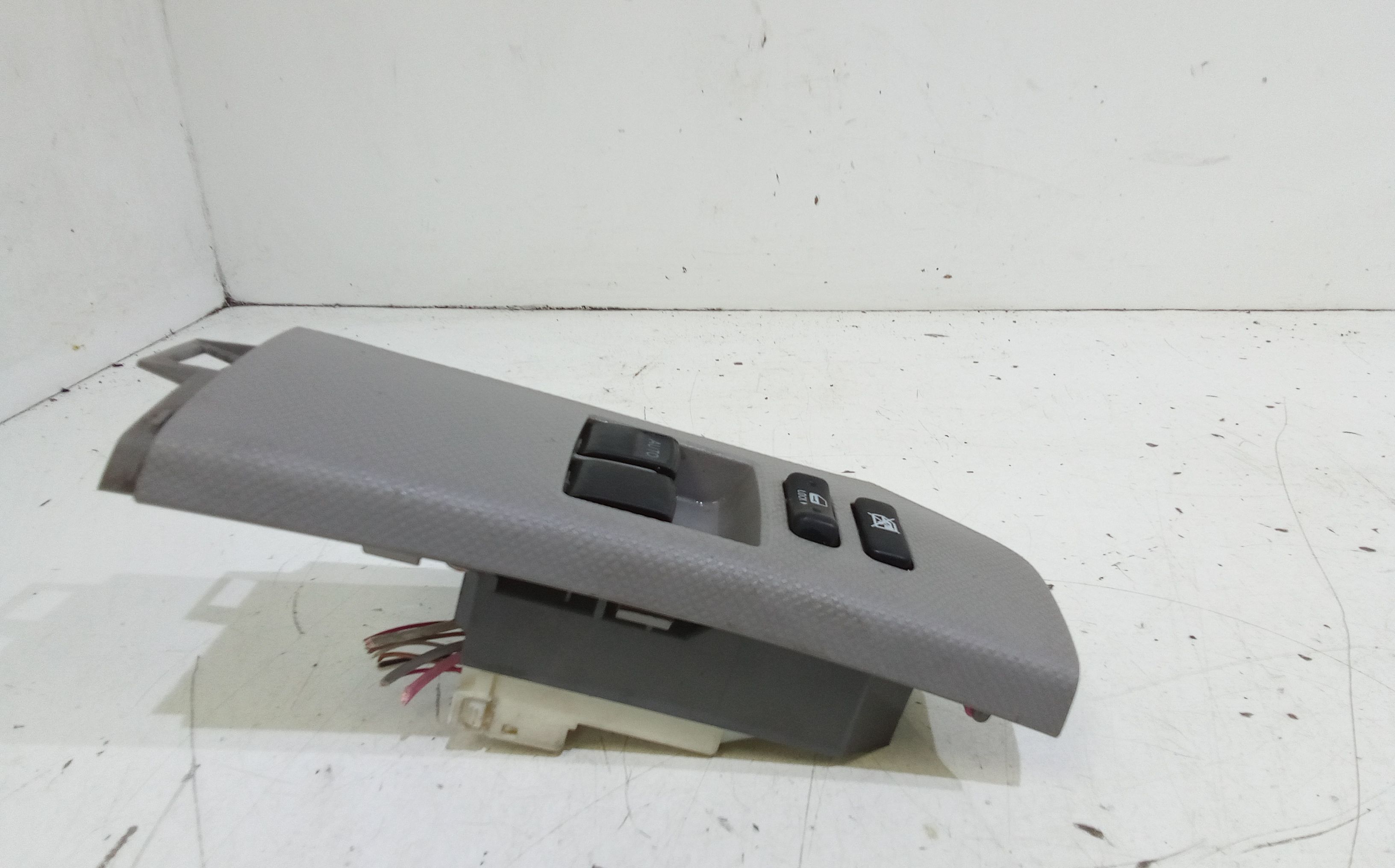 Pulsantiera anteriore sinistra Guida TOYOTA Yaris Serie (05>08)