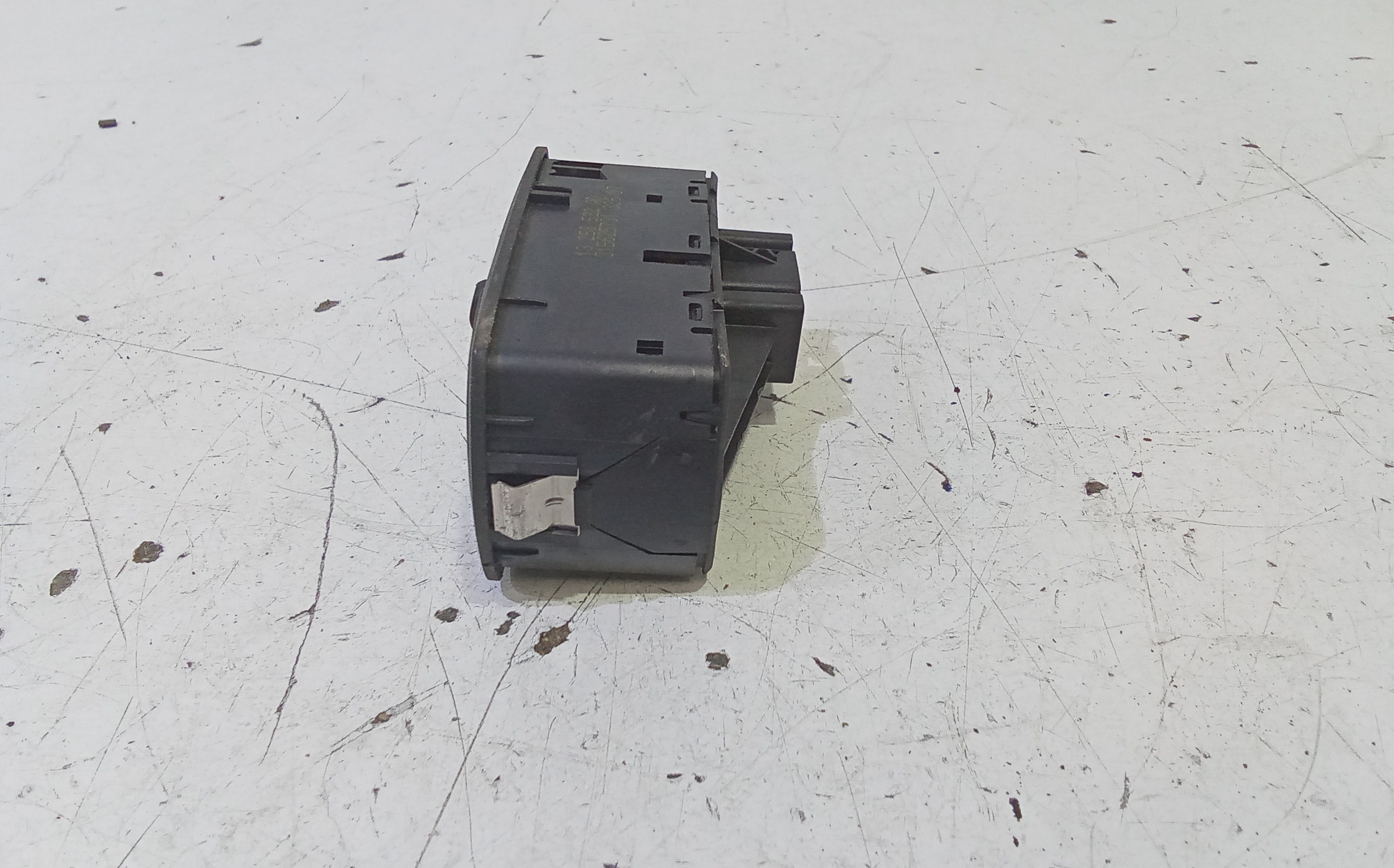 Pulsantiera anteriore sinistra Guida OPEL Corsa D 5P 1 Serie