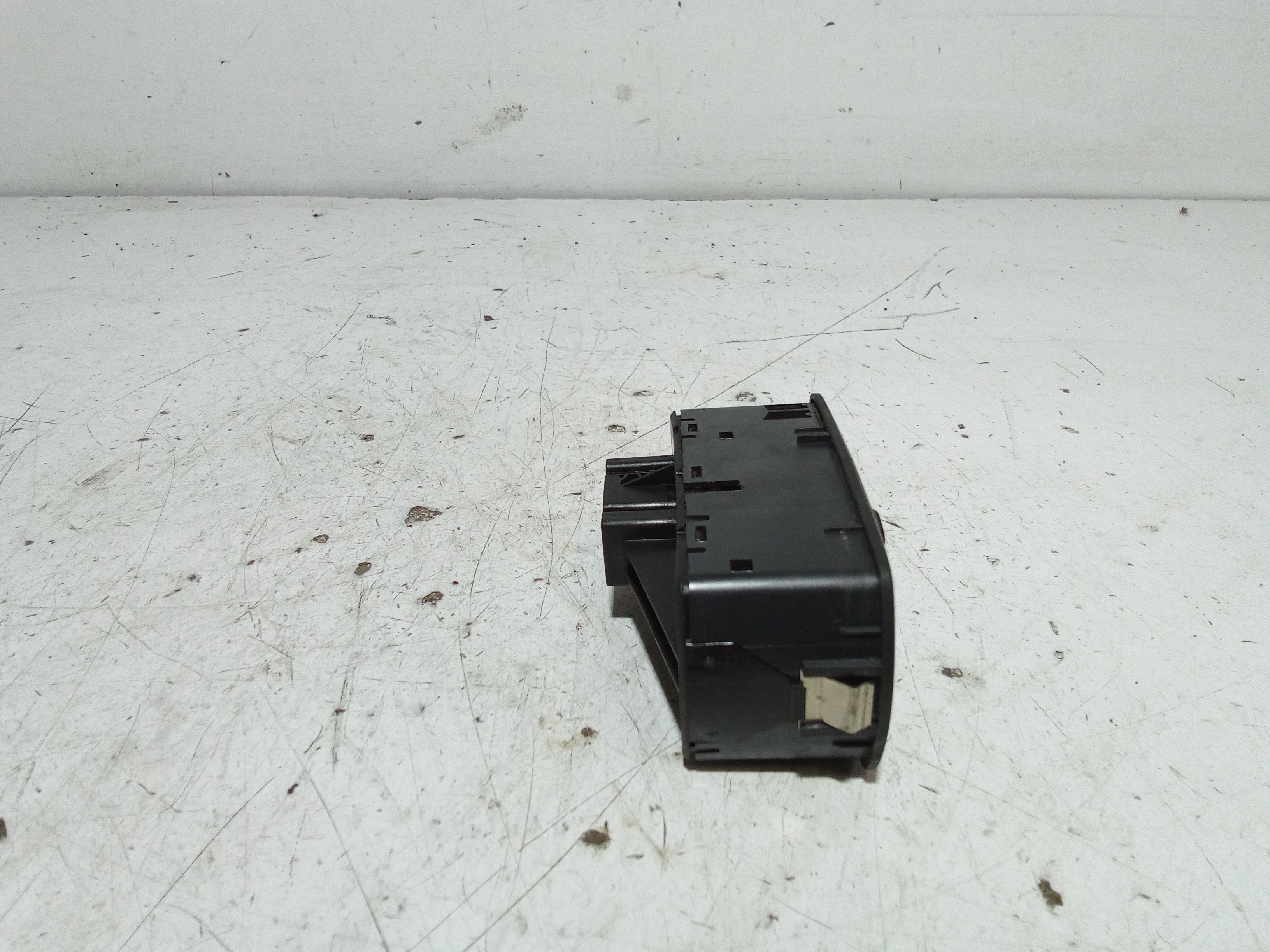 Pulsantiera anteriore sinistra Guida OPEL Corsa D 3P 1 Serie