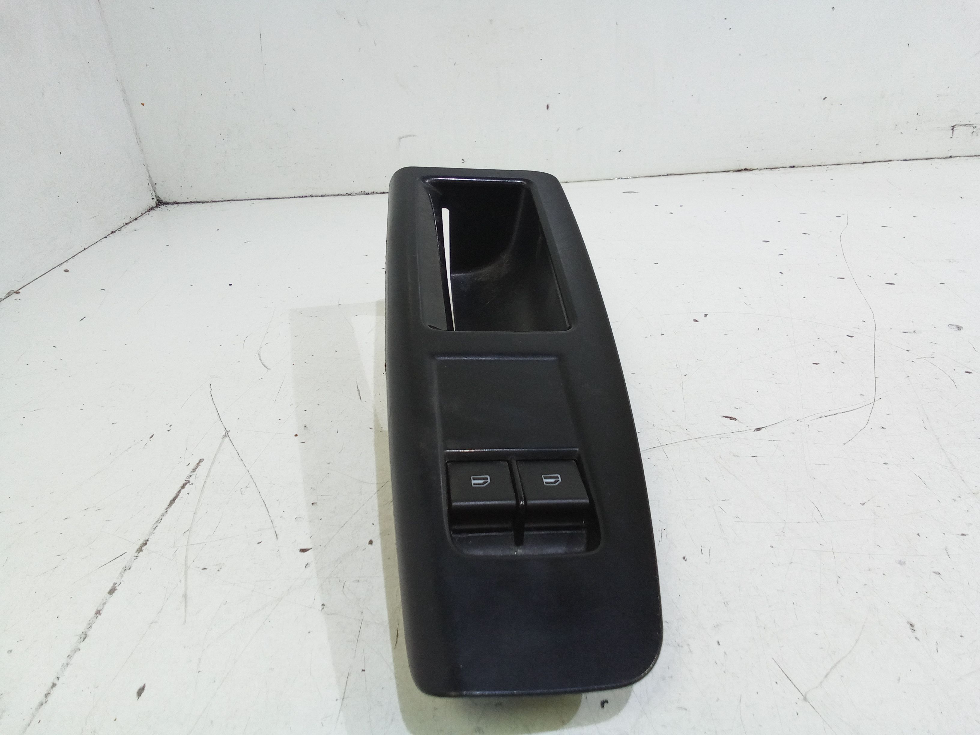 Pulsantiera anteriore sinistra Guida VOLKSWAGEN Polo 4 Serie