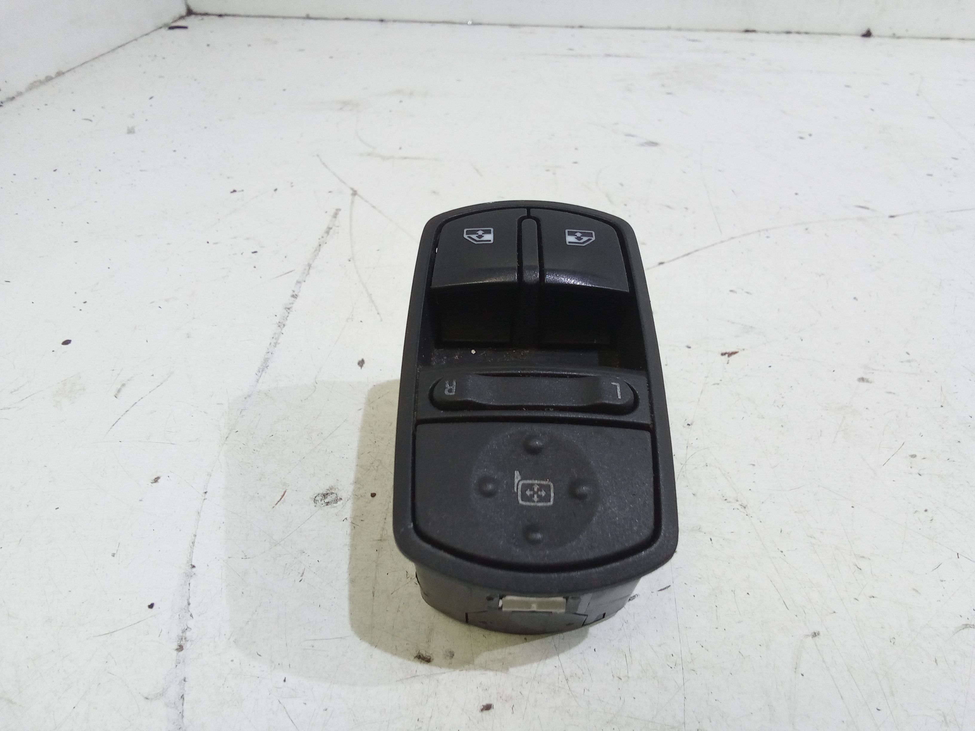 Pulsantiera anteriore sinistra Guida OPEL Corsa D 5P 1 Serie