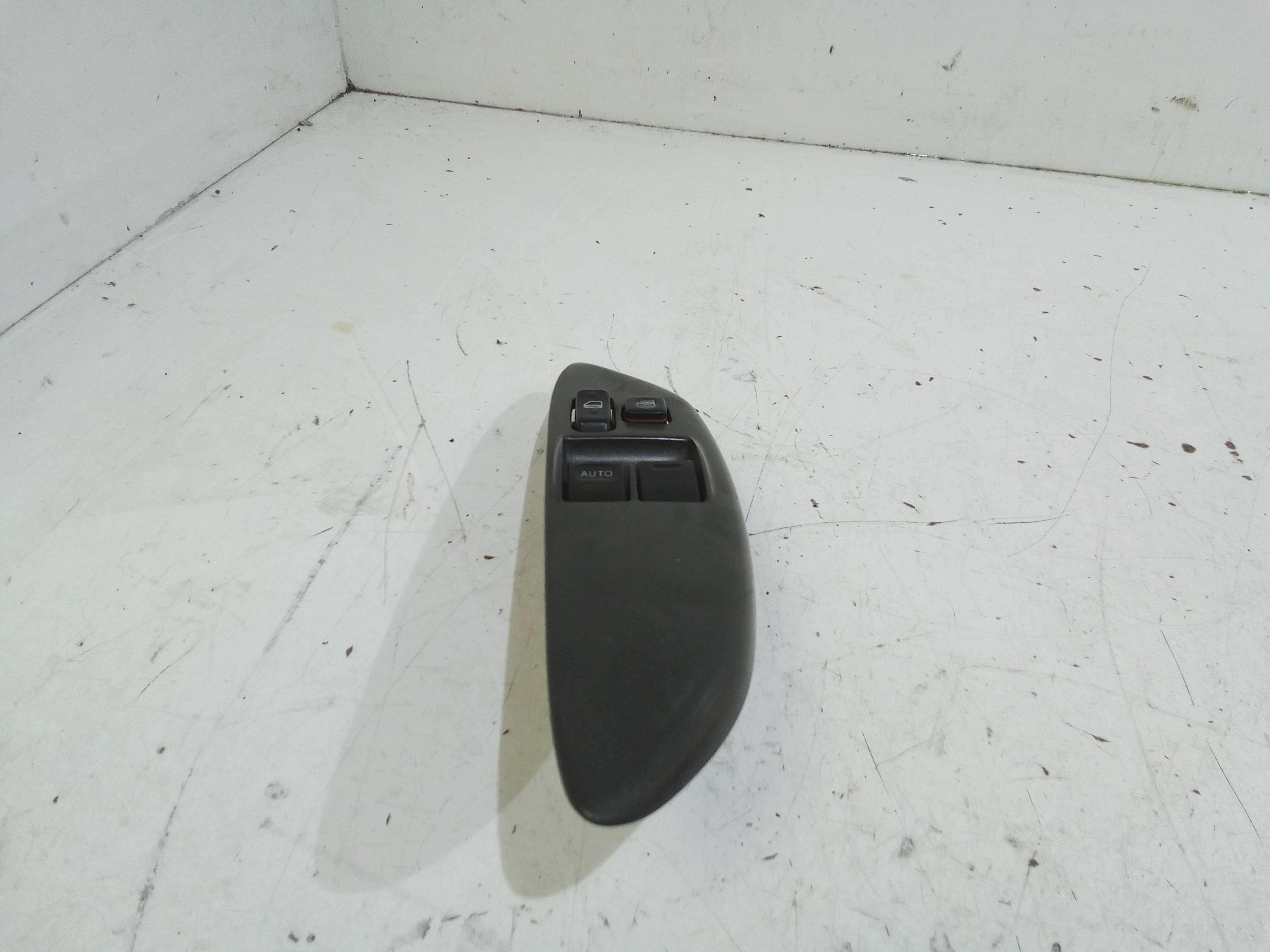 Pulsantiera anteriore sinistra Guida TOYOTA Yaris Serie (99>03)