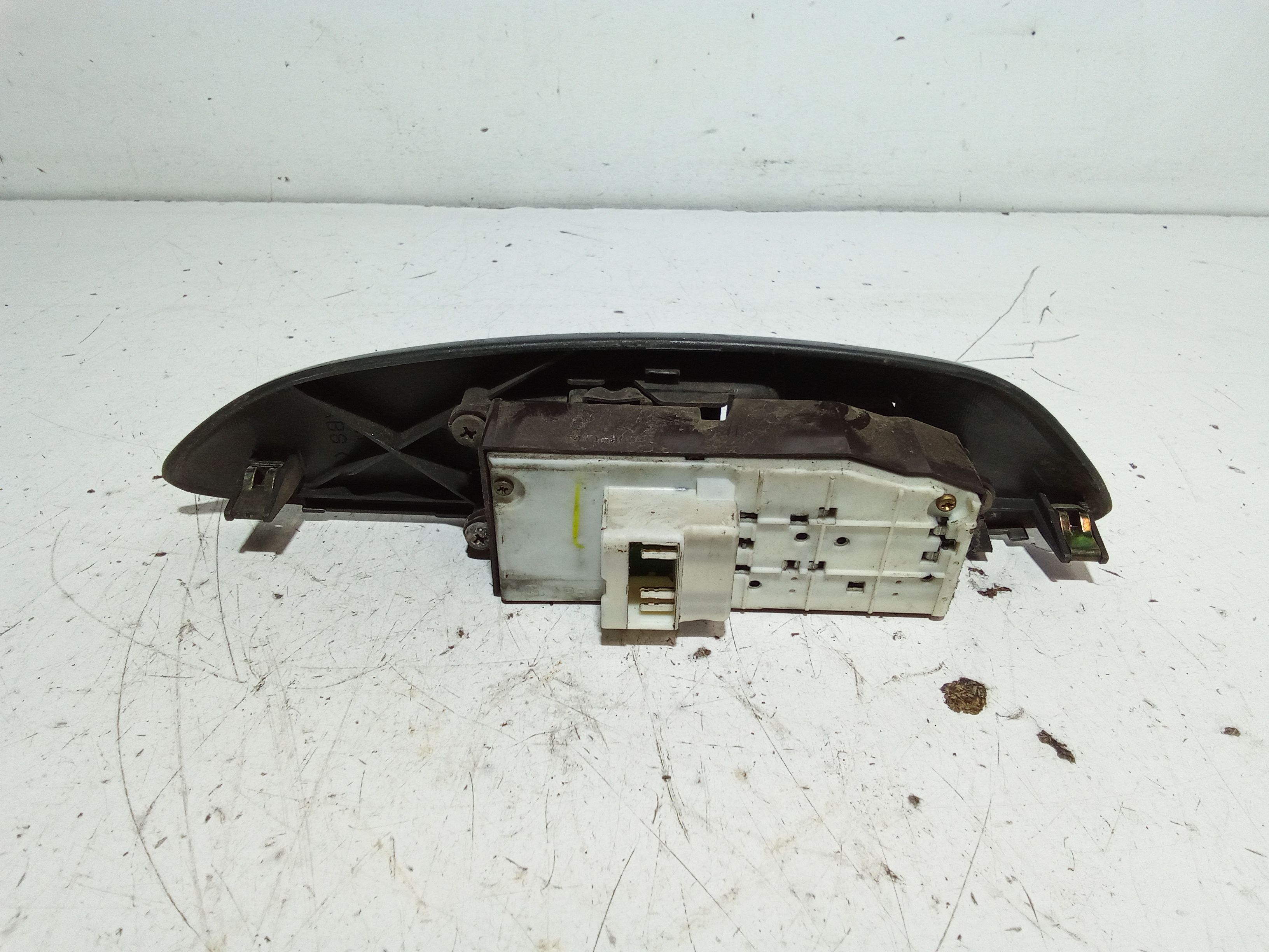 Pulsantiera anteriore sinistra Guida TOYOTA Yaris Serie (03>05)