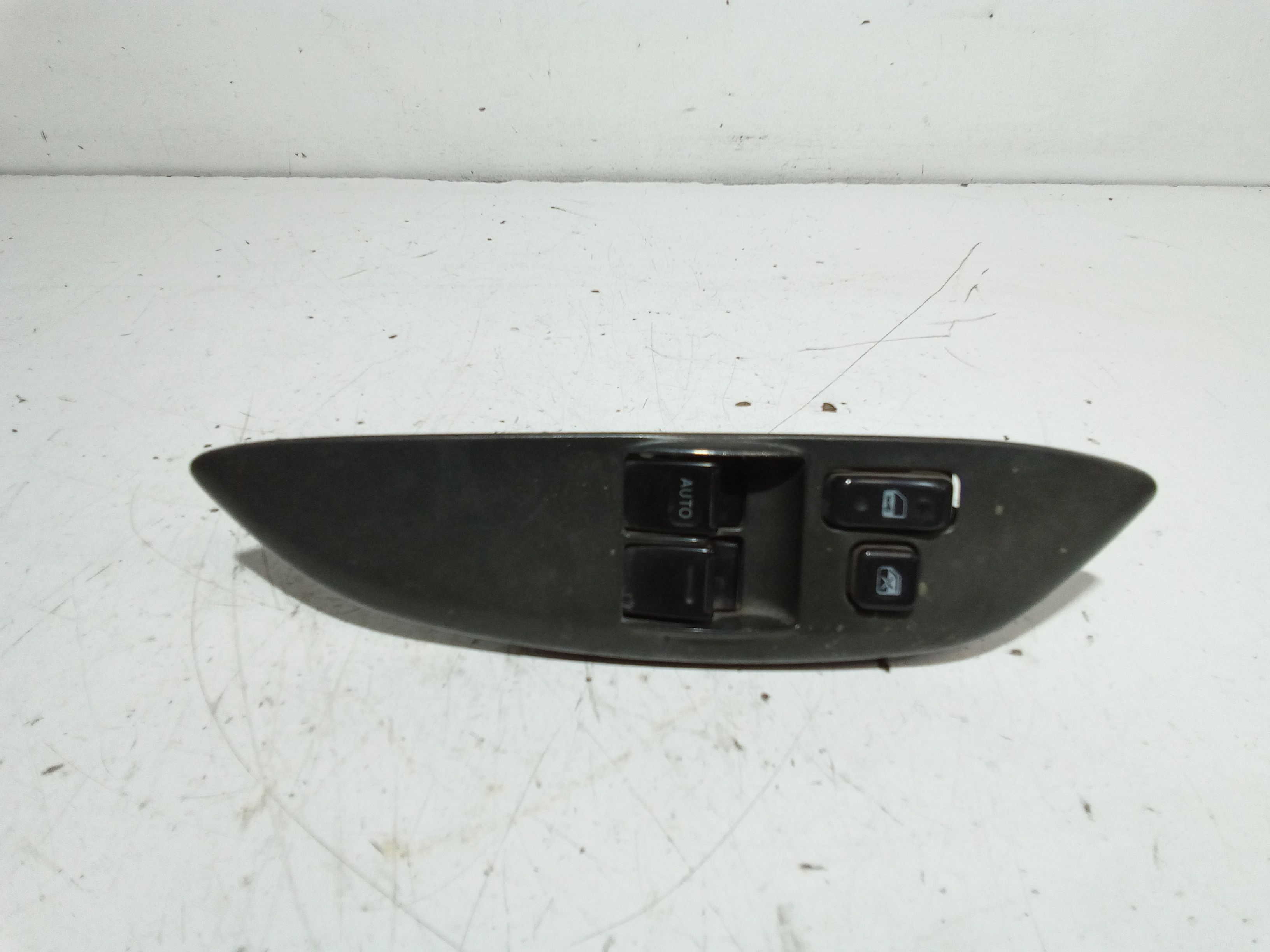 Pulsantiera anteriore sinistra Guida TOYOTA Yaris Serie (03>05)