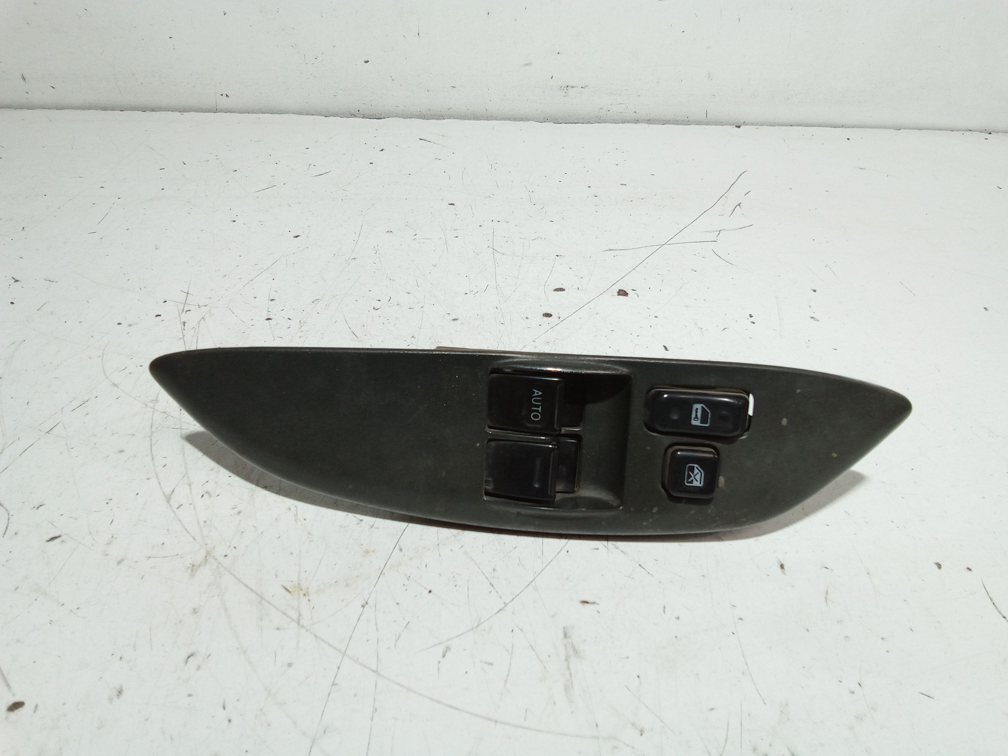 Pulsantiera anteriore sinistra Guida TOYOTA Yaris Serie (03>05)