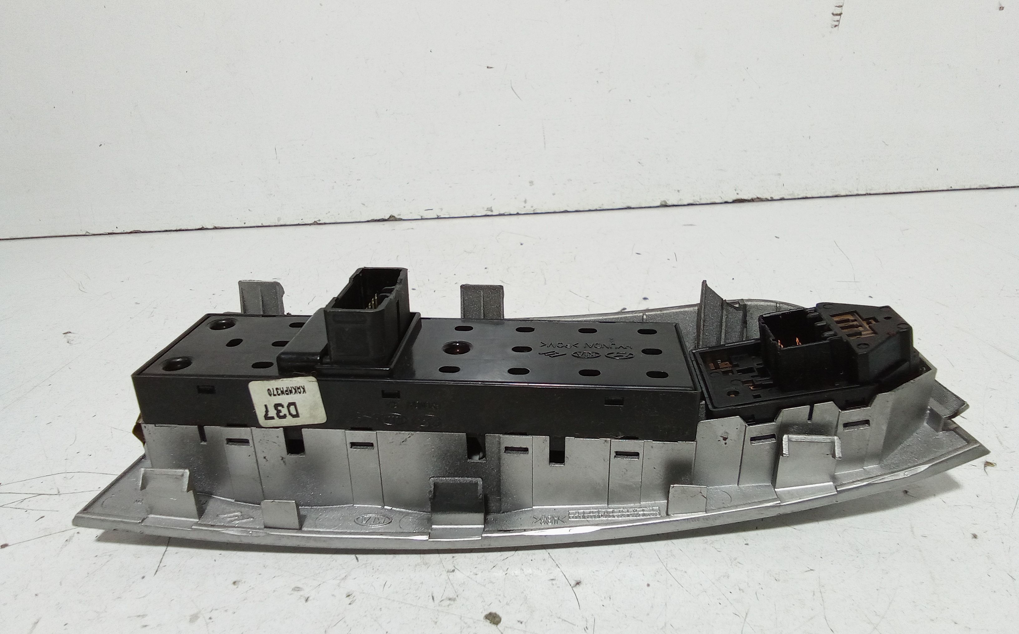 Pulsantiera anteriore sinistra Guida KIA Sportage Serie (04>10)