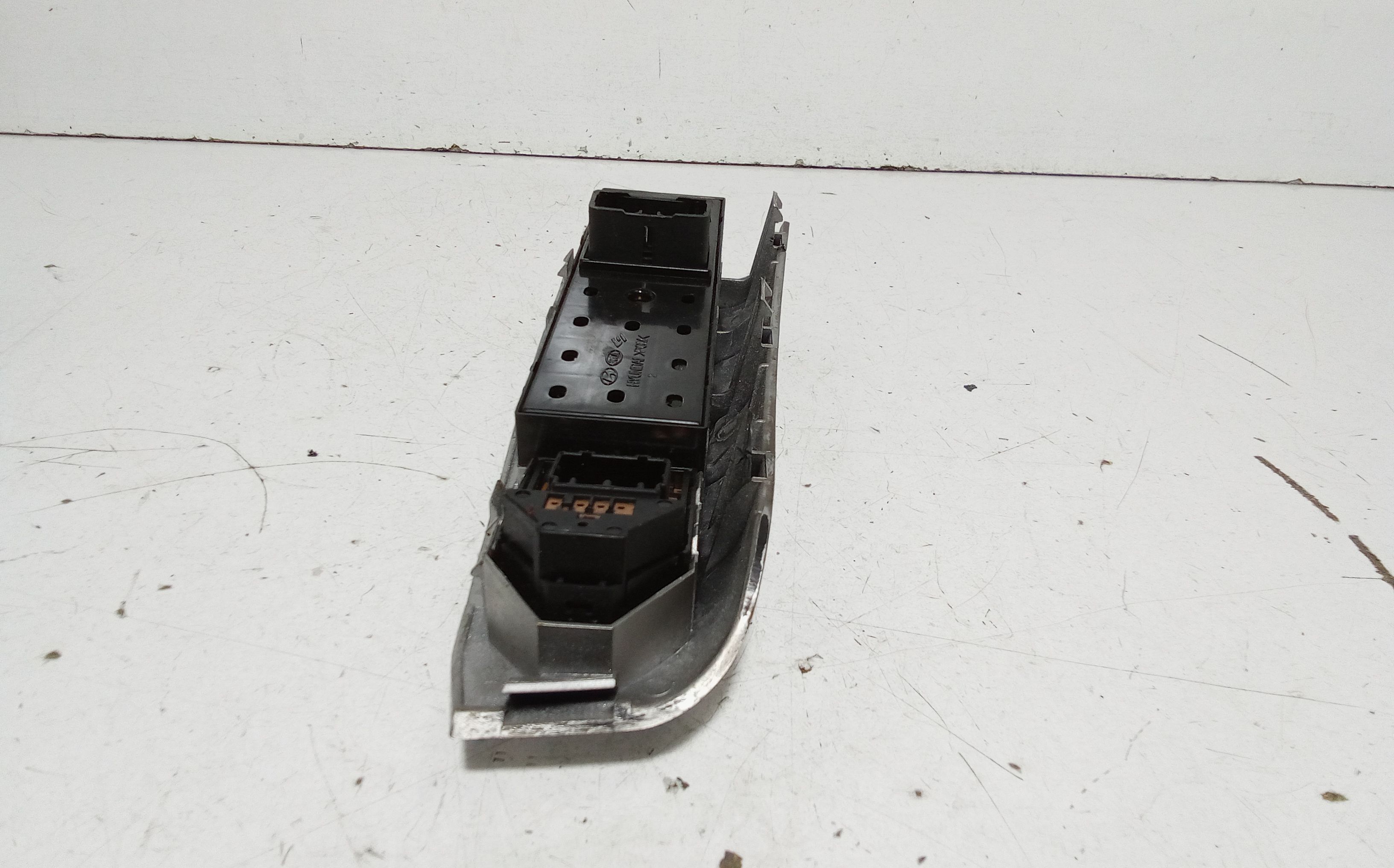 Pulsantiera anteriore sinistra Guida KIA Sportage Serie (04>10)