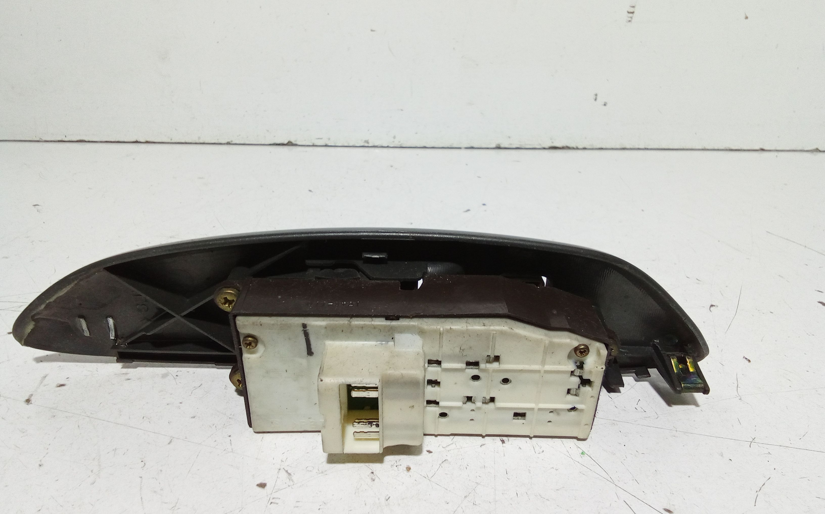 Pulsantiera anteriore sinistra Guida TOYOTA Yaris Serie (99>03)