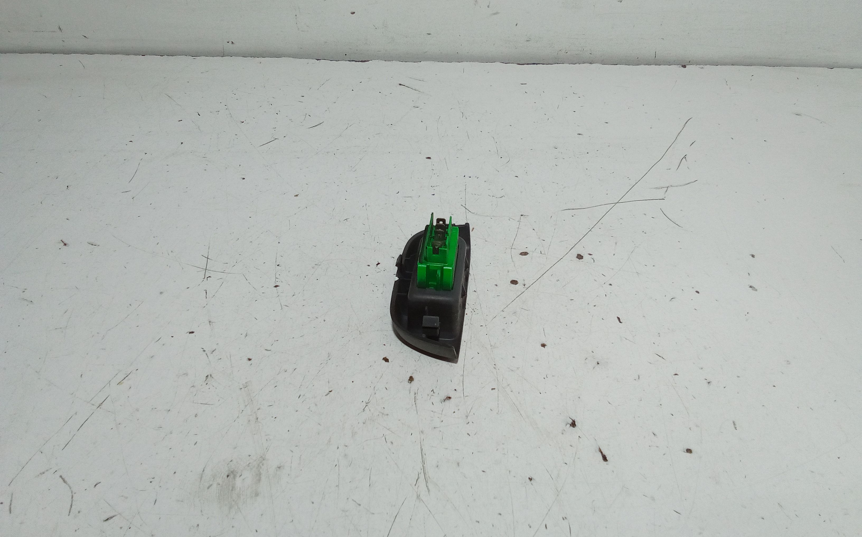 Pulsantiera anteriore sinistra Guida PEUGEOT 107 1 Serie