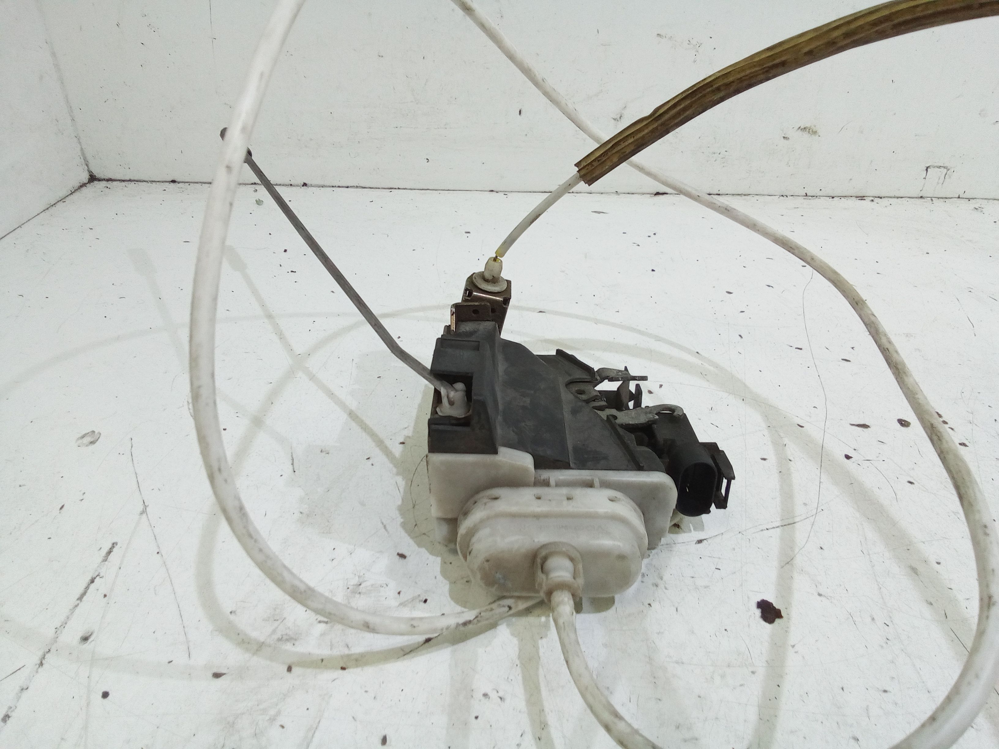 Serratura Posteriore destra AUDI A4 Avant (B5) (94>00)