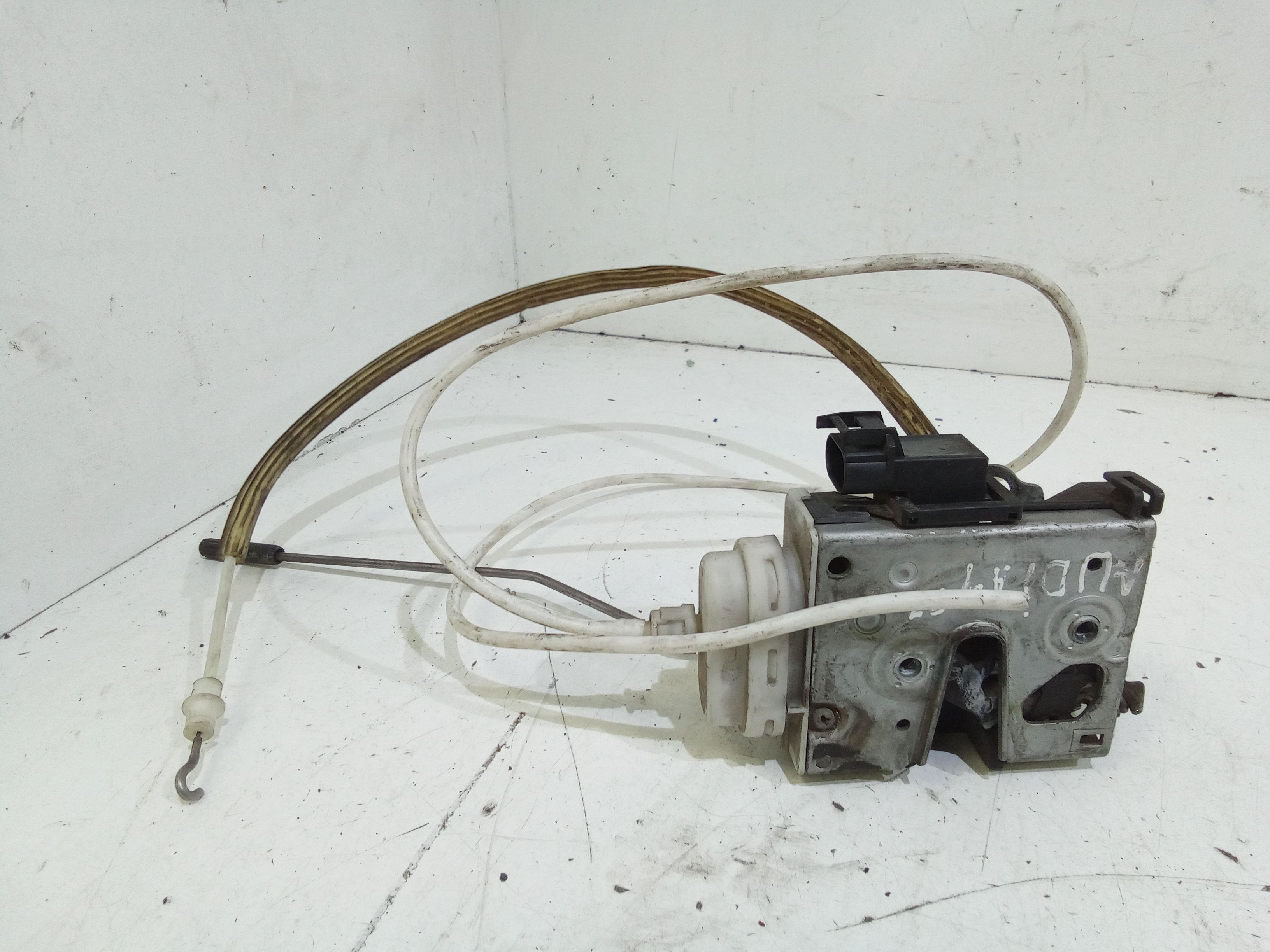 Serratura Posteriore destra AUDI A4 Avant (B5) (94>00)