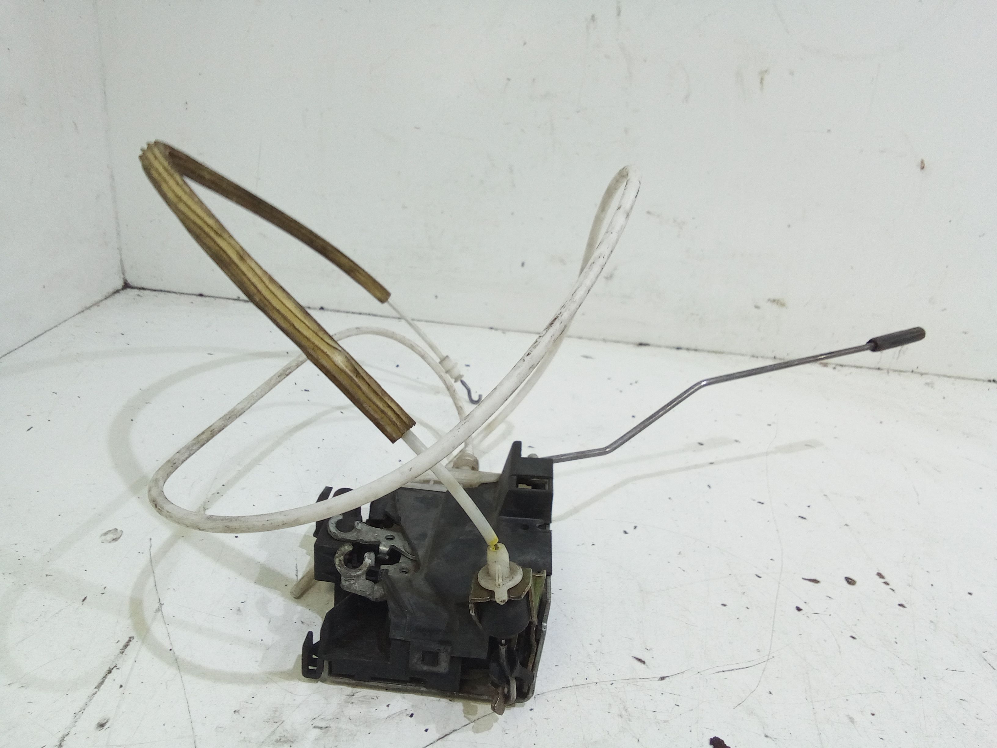 Serratura Posteriore destra AUDI A4 Avant (B5) (94>00)