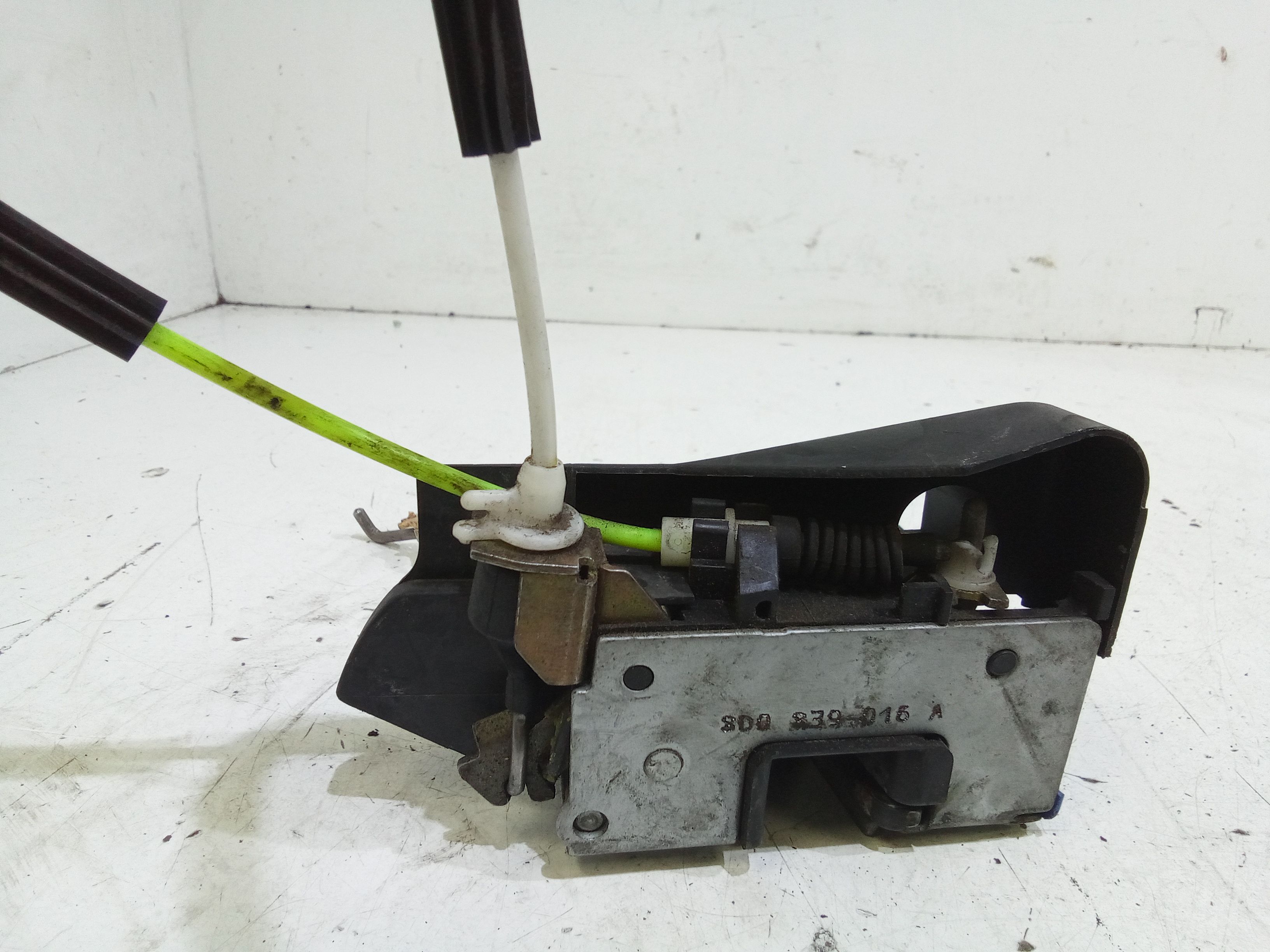 Serratura Posteriore destra AUDI A4 Avant (B5) (99>01)