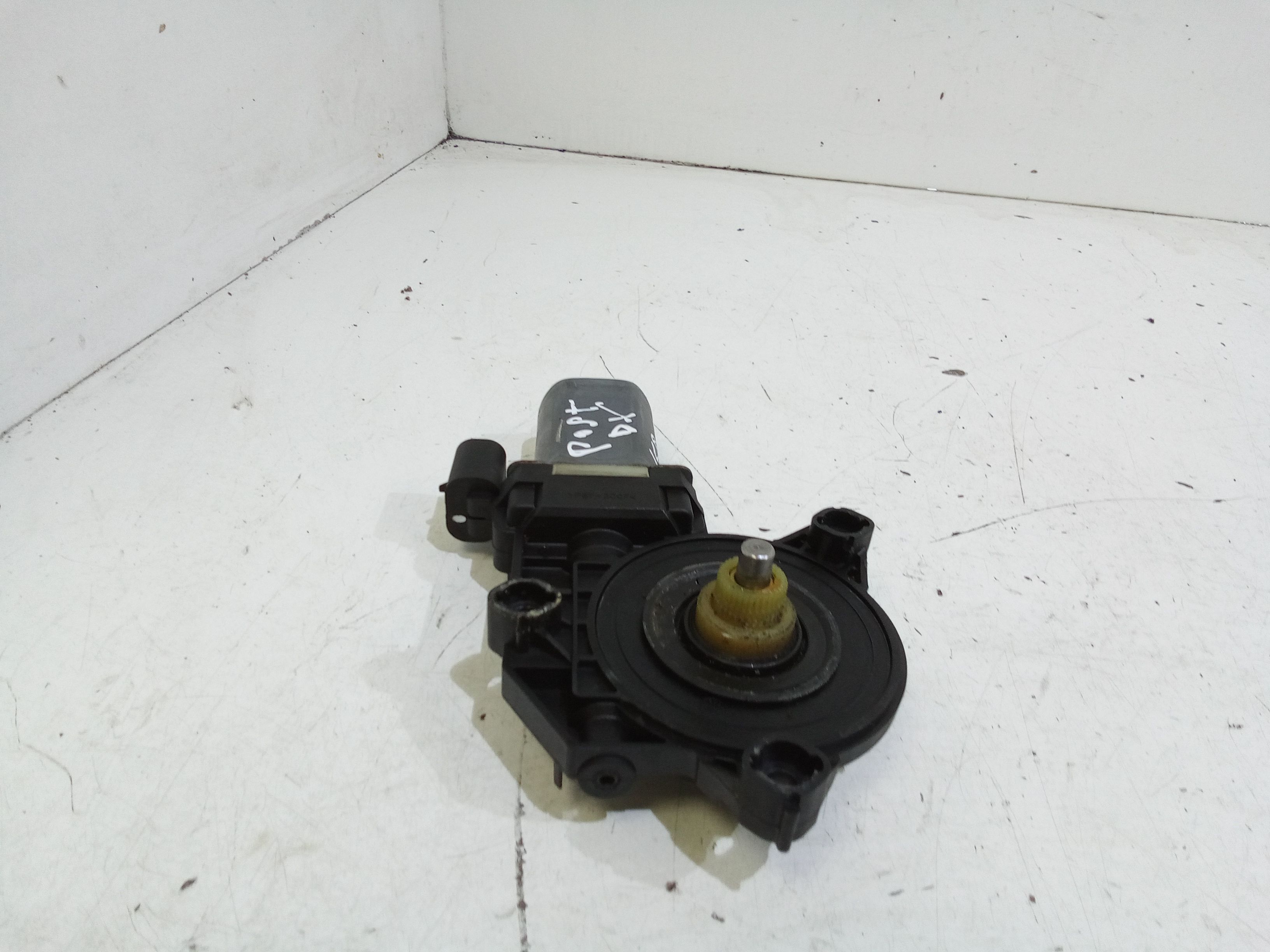 Motorino Alzavetro posteriore destra ALFA ROMEO 159 Sportwagon Serie (05>11)