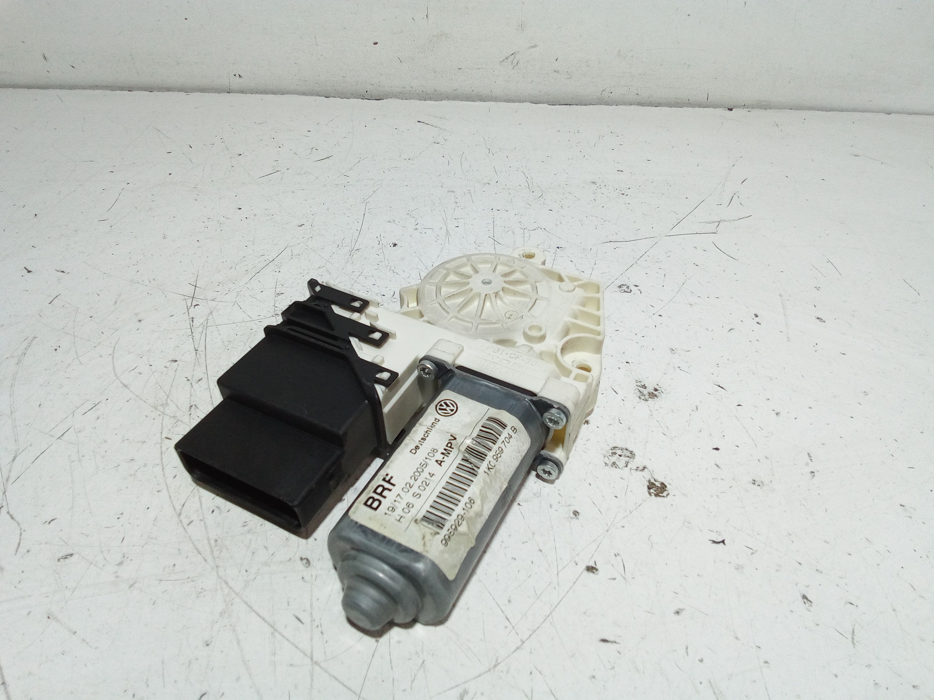 Motorino Alzavetro posteriore destra VOLKSWAGEN Touran 1 Serie