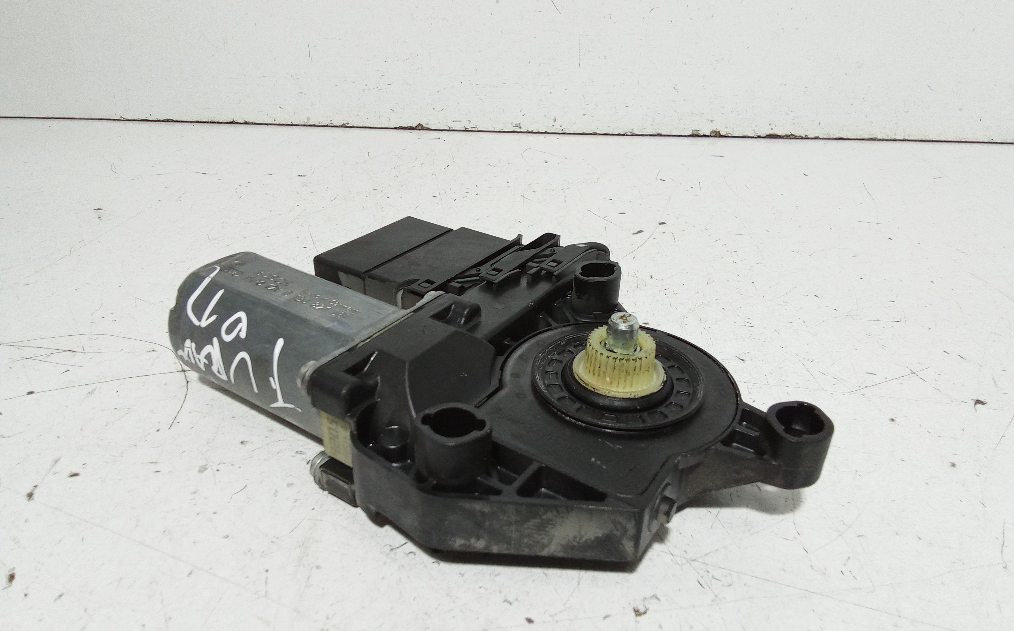 Motorino Alzavetro posteriore destra VOLKSWAGEN Touran 3 Serie