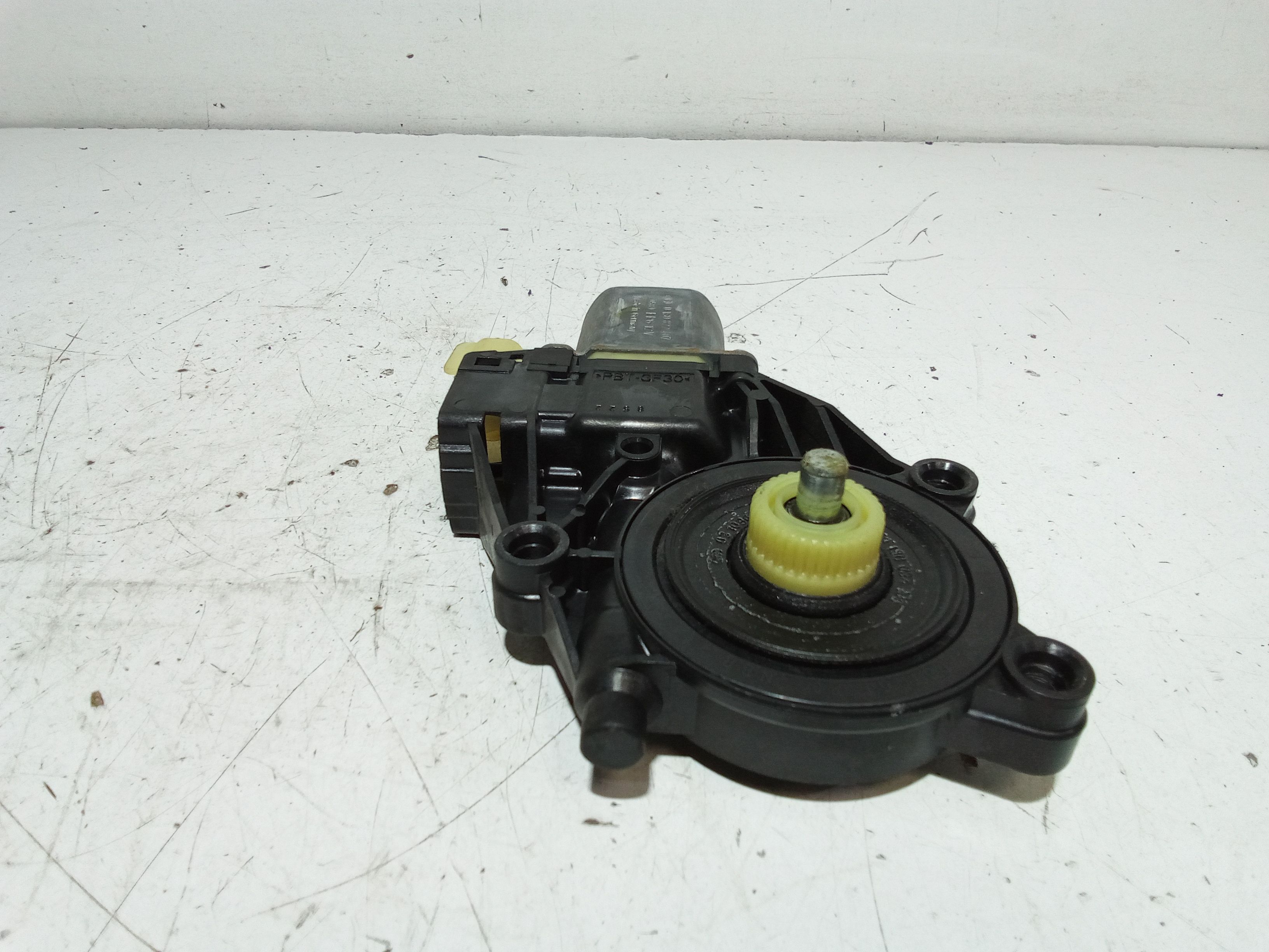 Motorino Alzavetro posteriore destra FORD Fiesta 6 Serie