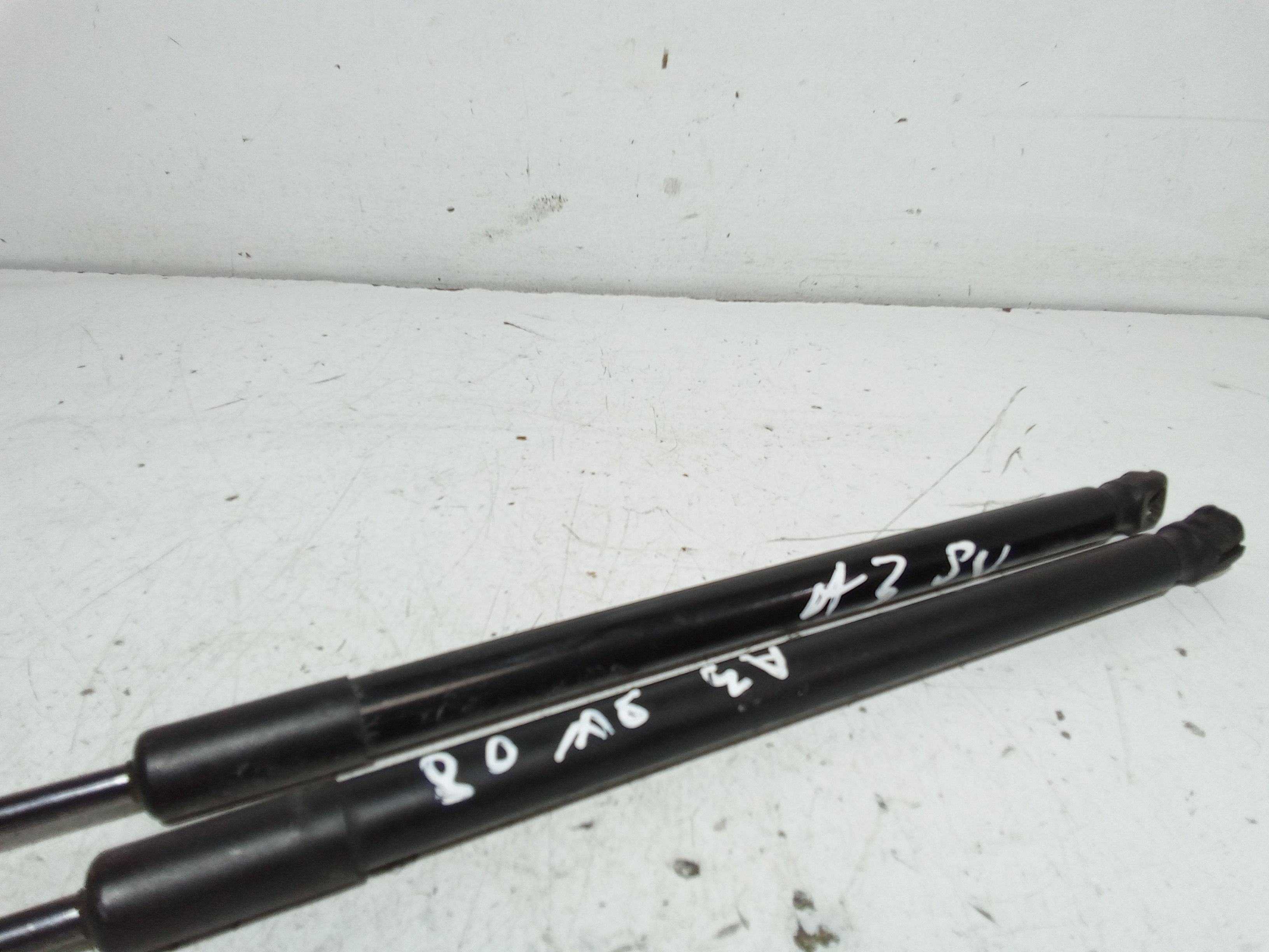 Pistoncini cofano Post. AUDI A3 Sportback Serie (8PA) (04>08)