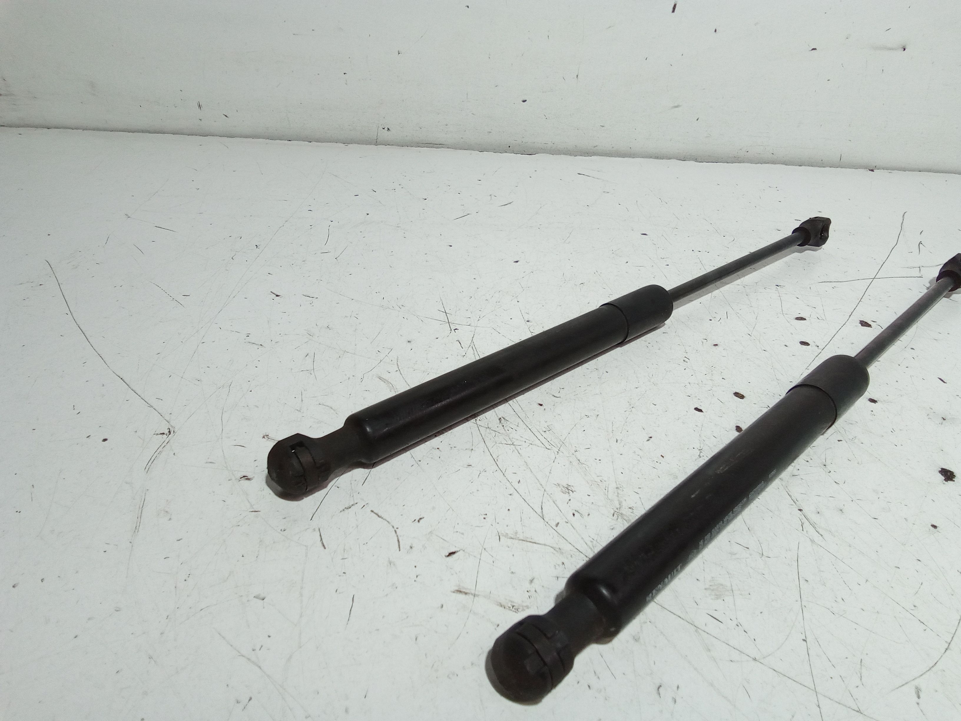 Pistoncini cofano Post. RENAULT Captur Serie