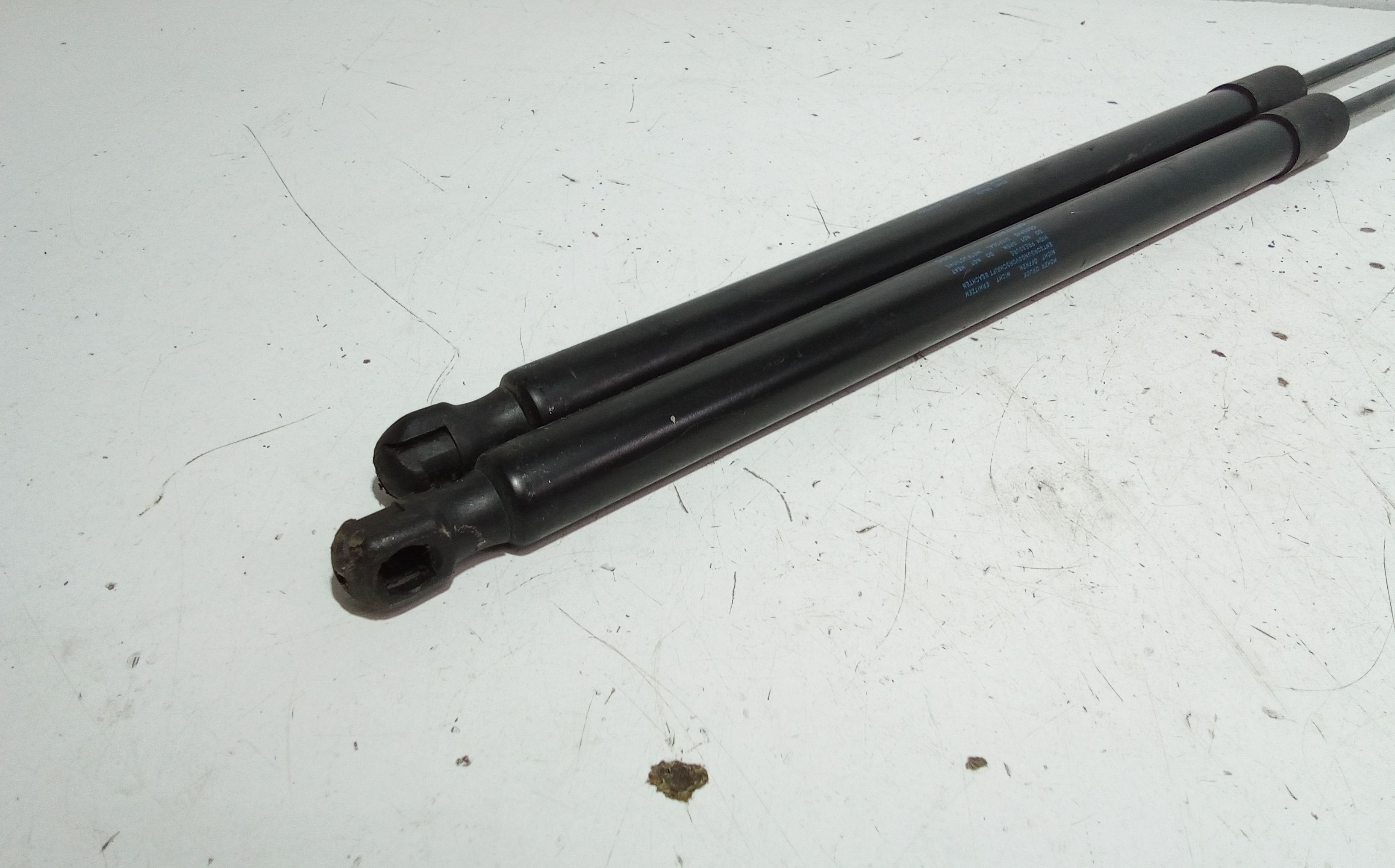 Pistoncini cofano Post. VOLKSWAGEN Tiguan Serie