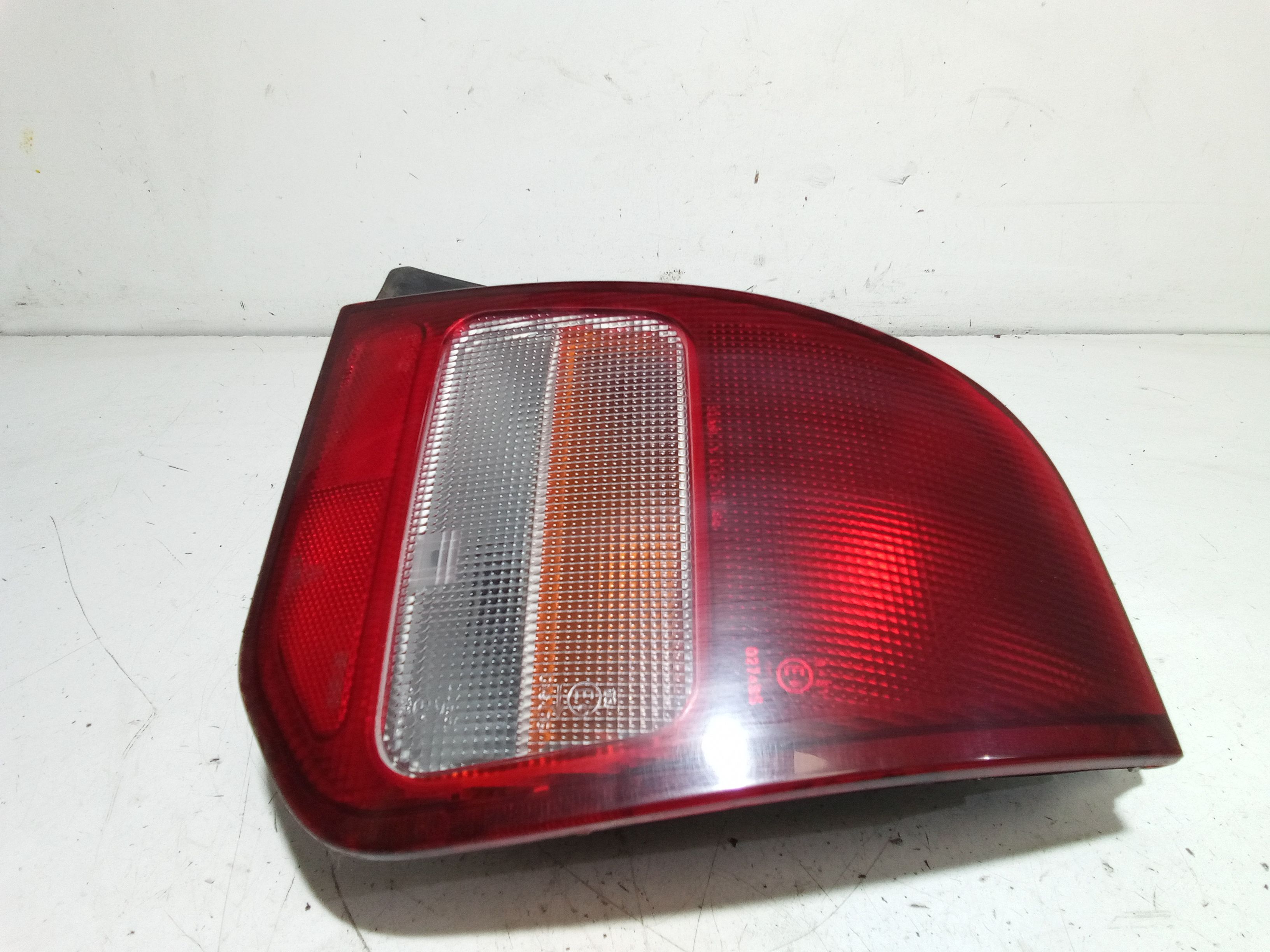 Stop fanale posteriore Destro Passeggero MITSUBISHI Colt Serie (CAO) (94>96)