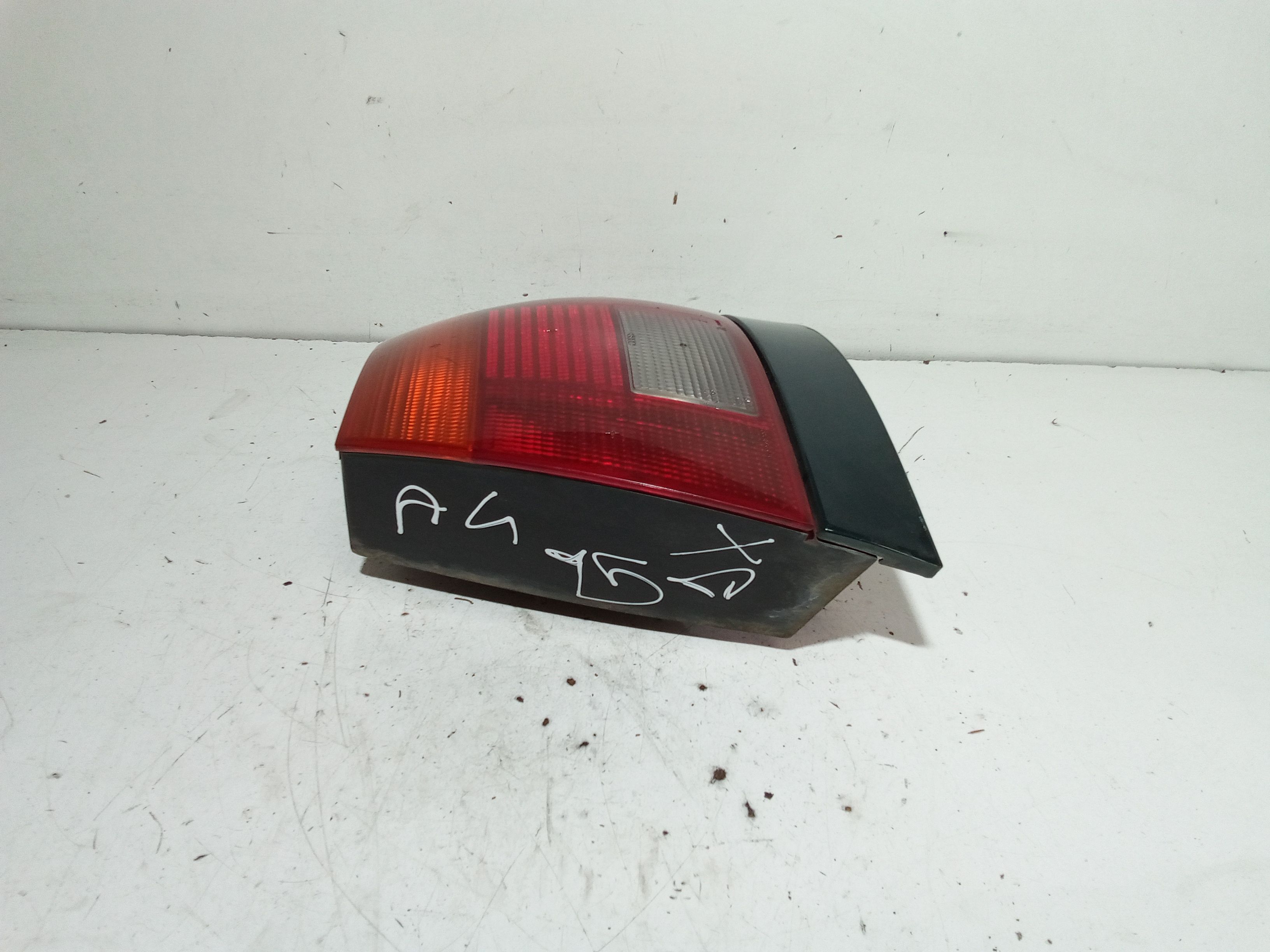 Stop fanale posteriore Destro Passeggero AUDI A4 Berlina (B5) (94>99)