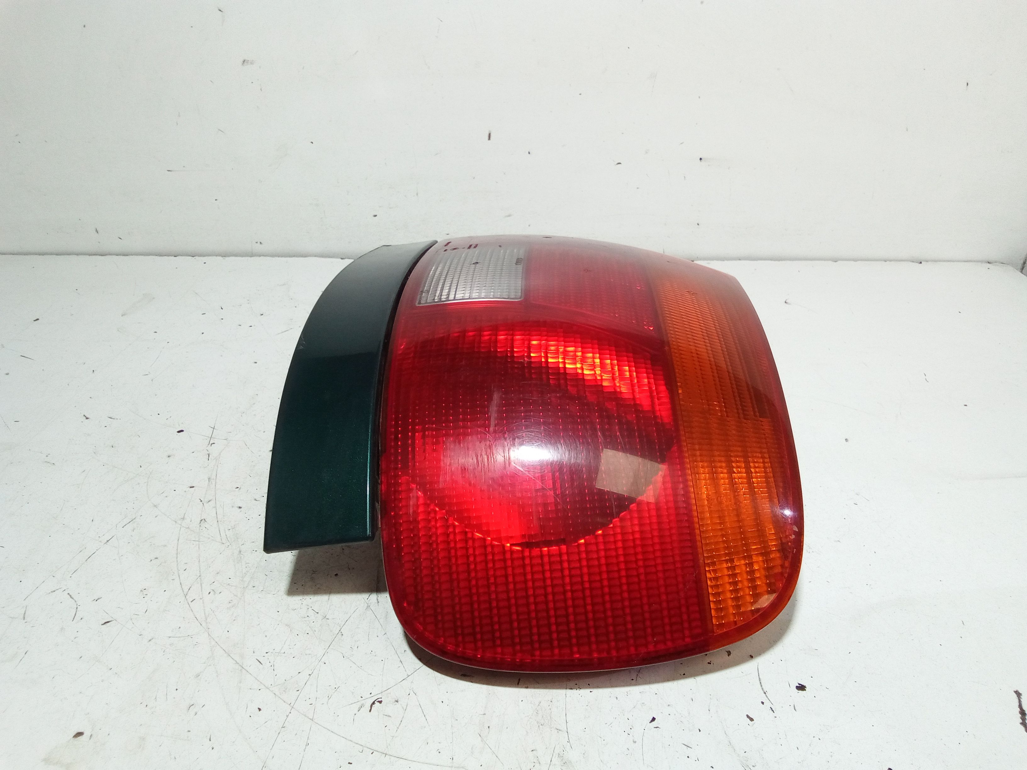 Stop fanale posteriore Destro Passeggero AUDI A4 Berlina (B5) (94>99)
