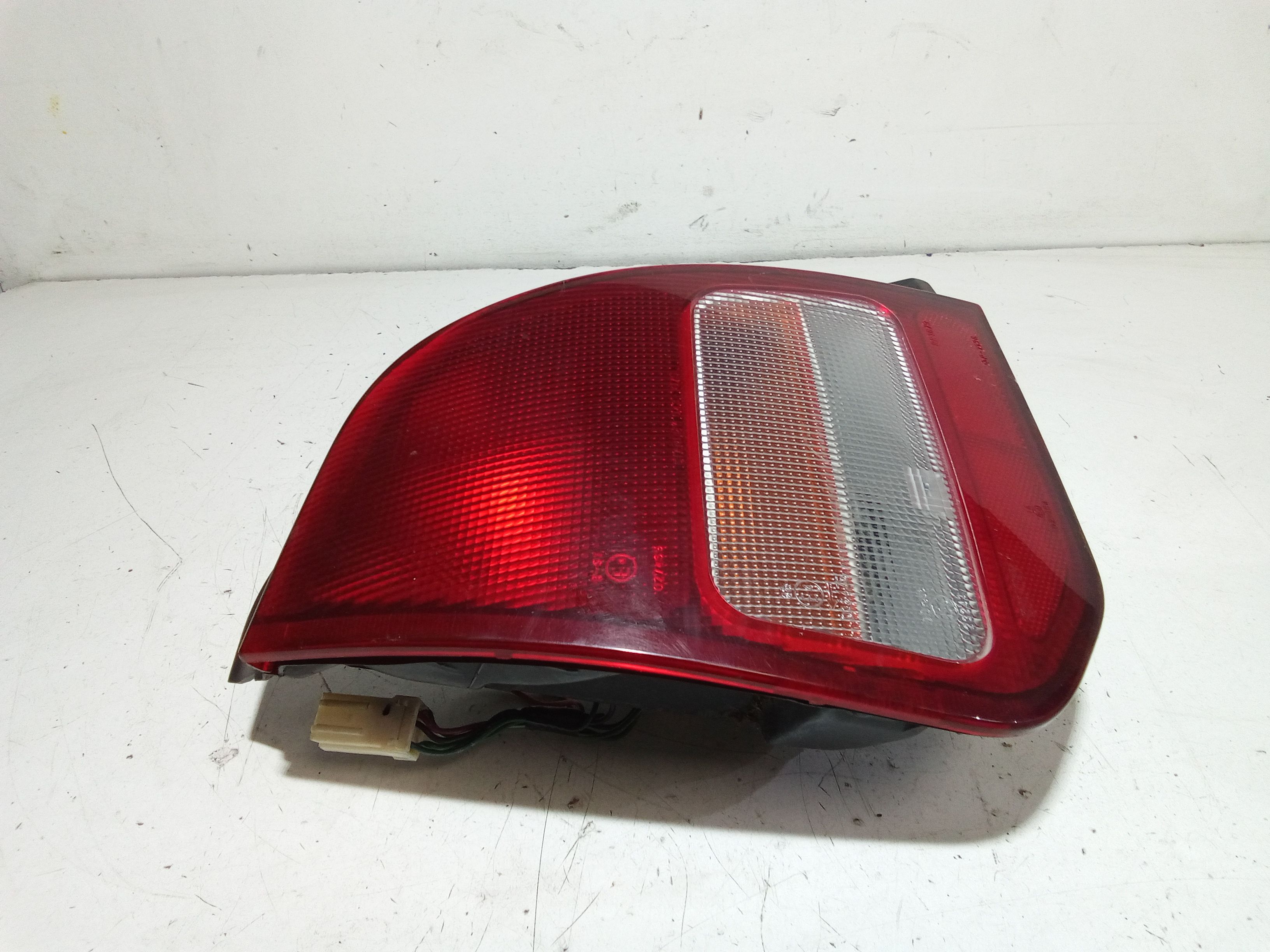 Stop fanale Posteriore sinistro lato Guida MITSUBISHI Colt Serie (CAO) (94>96)