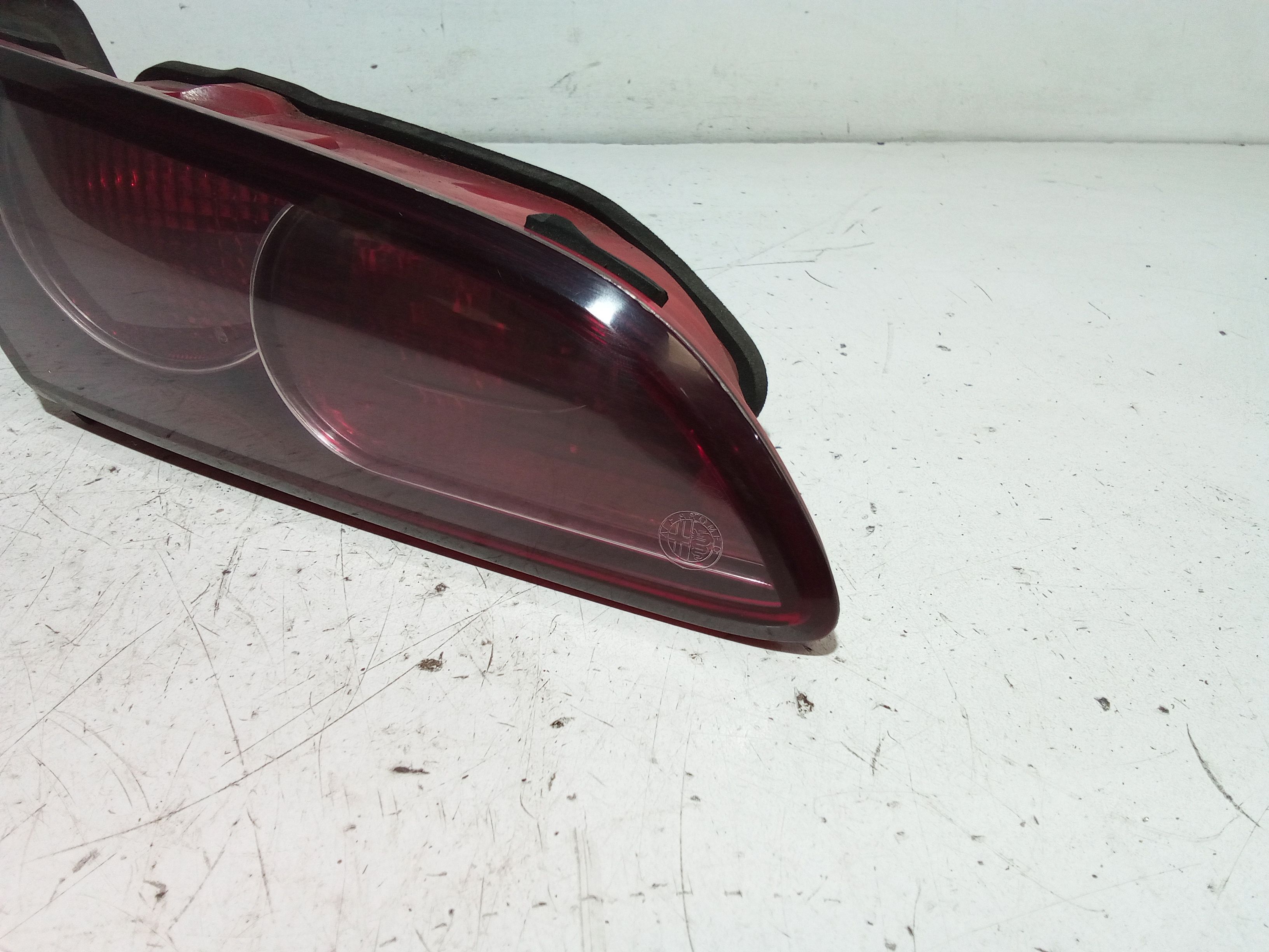 Stop Posteriore Sinistro Integrato nel Portello ALFA ROMEO 159 Sportwagon Serie (05>11)