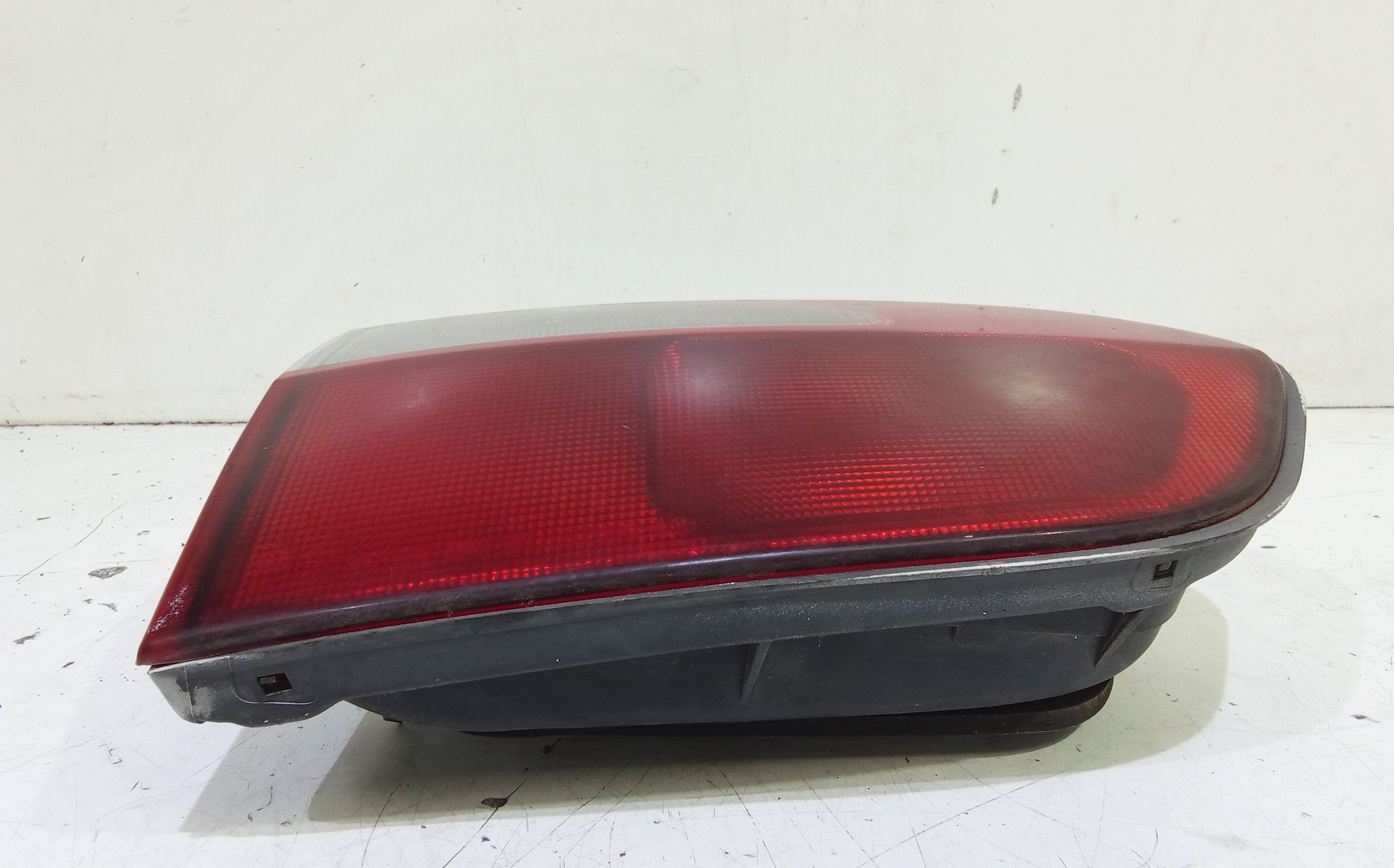 Stop Posteriore Sinistro Integrato nel Portello HYUNDAI H1 Starex