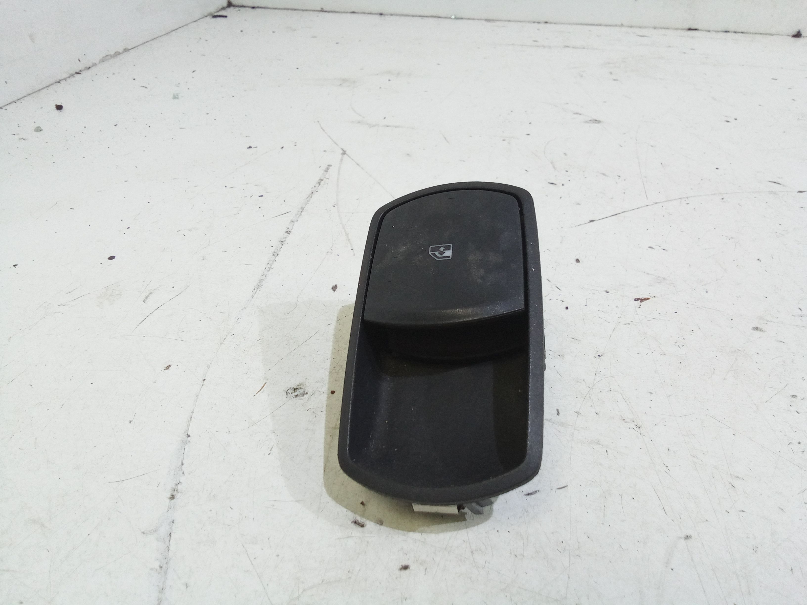 Pulsantiera Anteriore Destra Passeggero OPEL Corsa D 5P 1 Serie