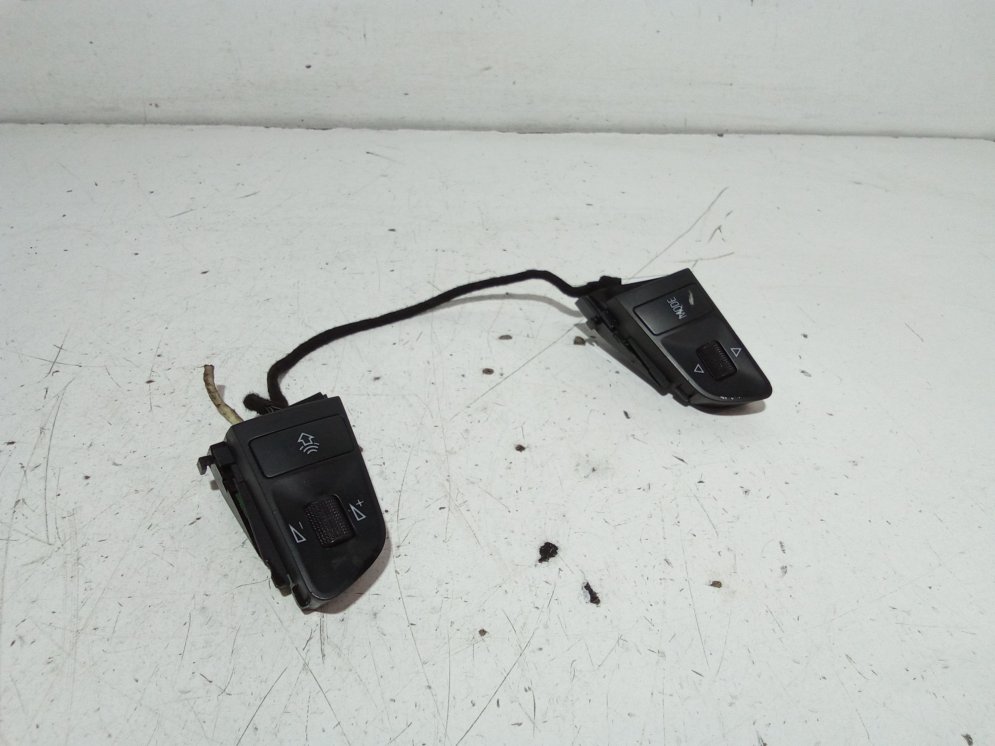 Comandi al volante multifunzione AUDI A4 Avant (8ED) (04>08)